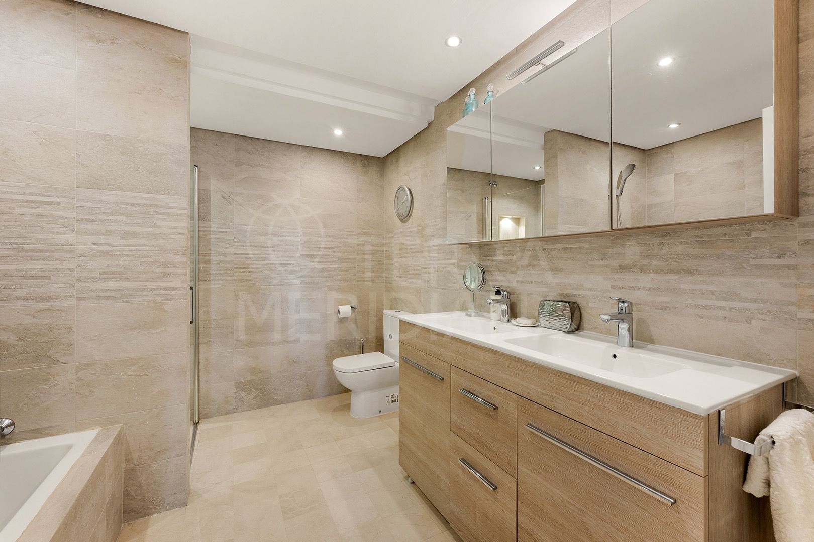 Ground Floor Apartment in Cabo Bermejo, Estepona