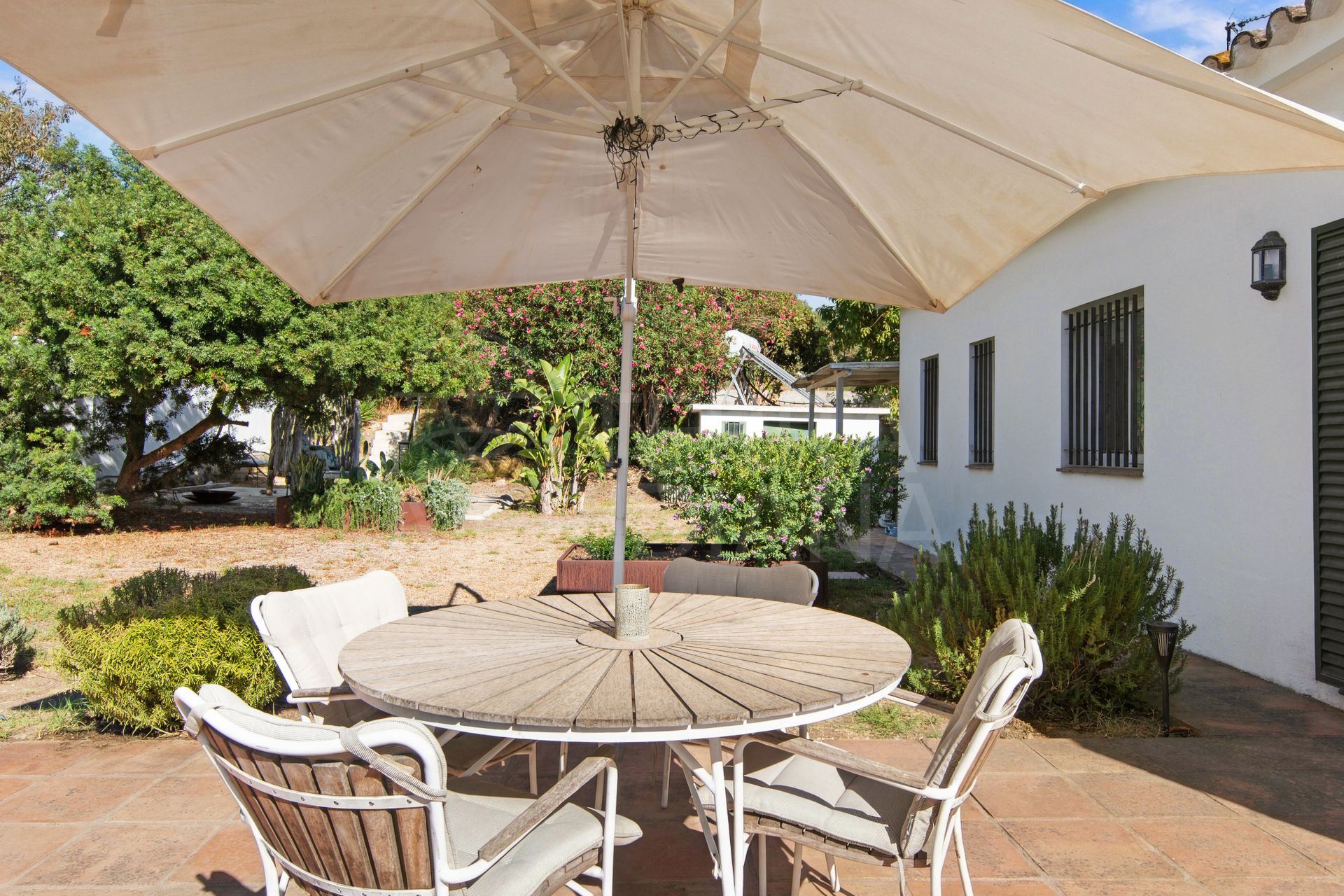 Villa in La Alberdina, Estepona