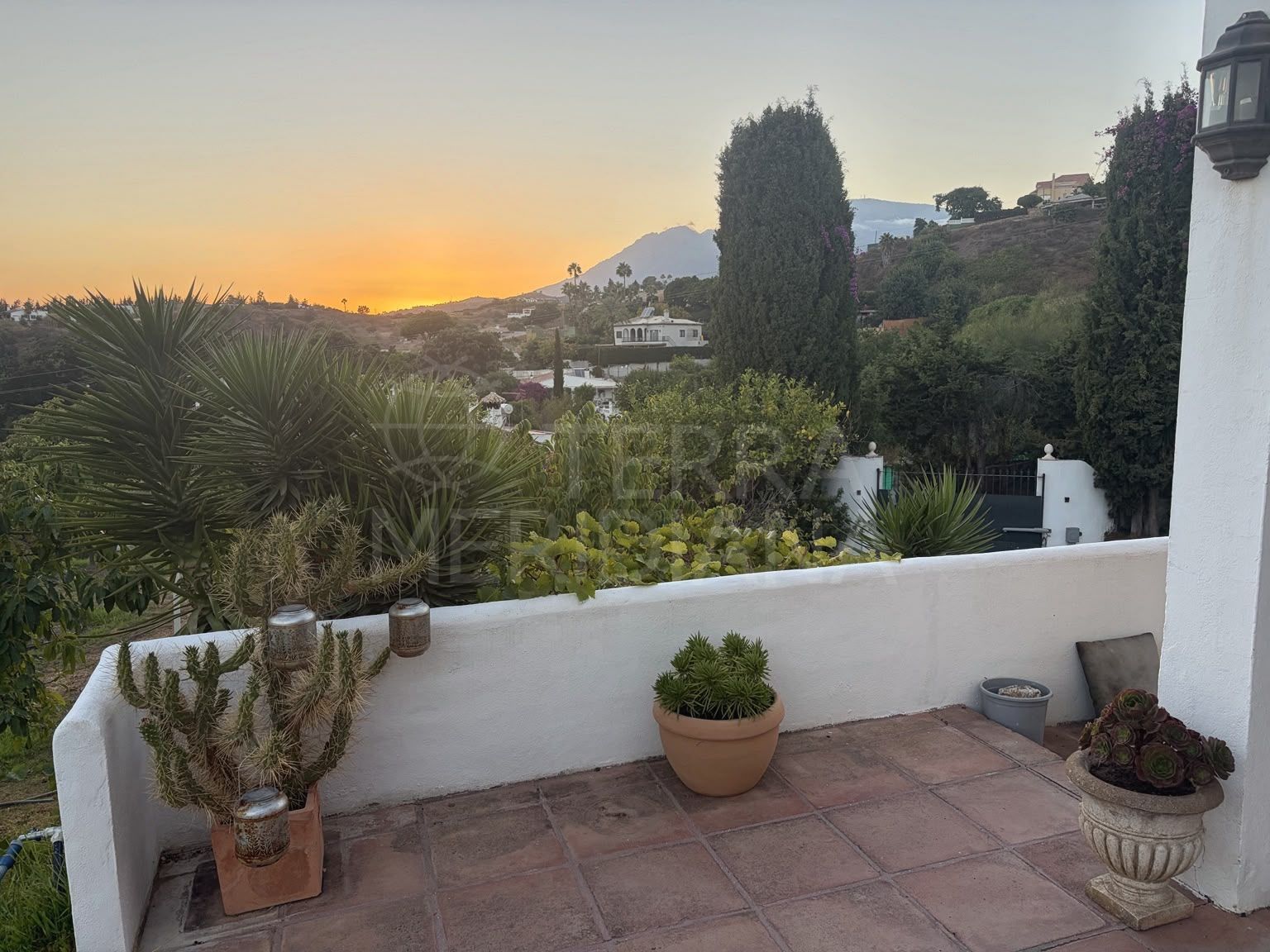 Villa in La Alberdina, Estepona