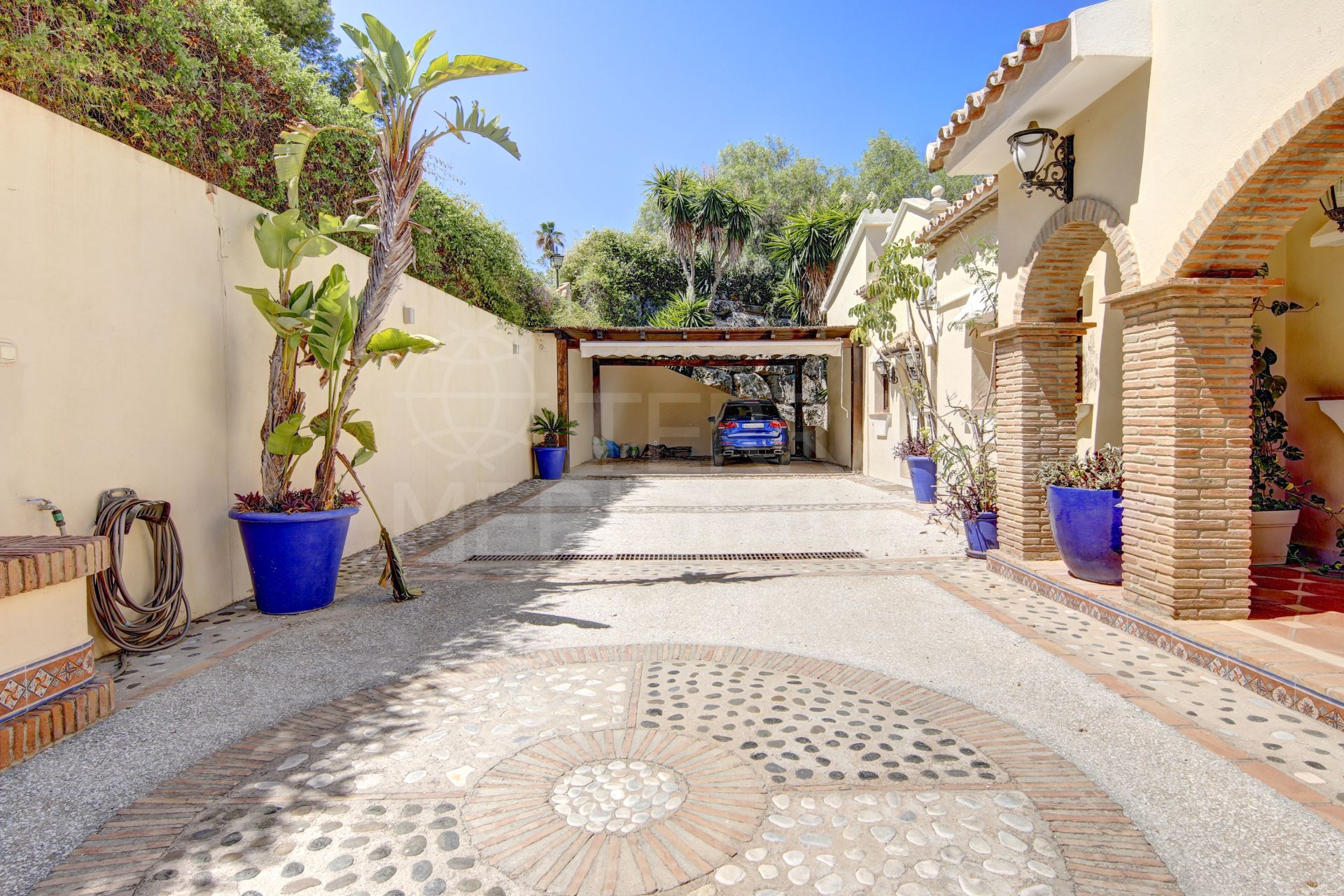 Villa in Los Altos del Paraiso, Estepona