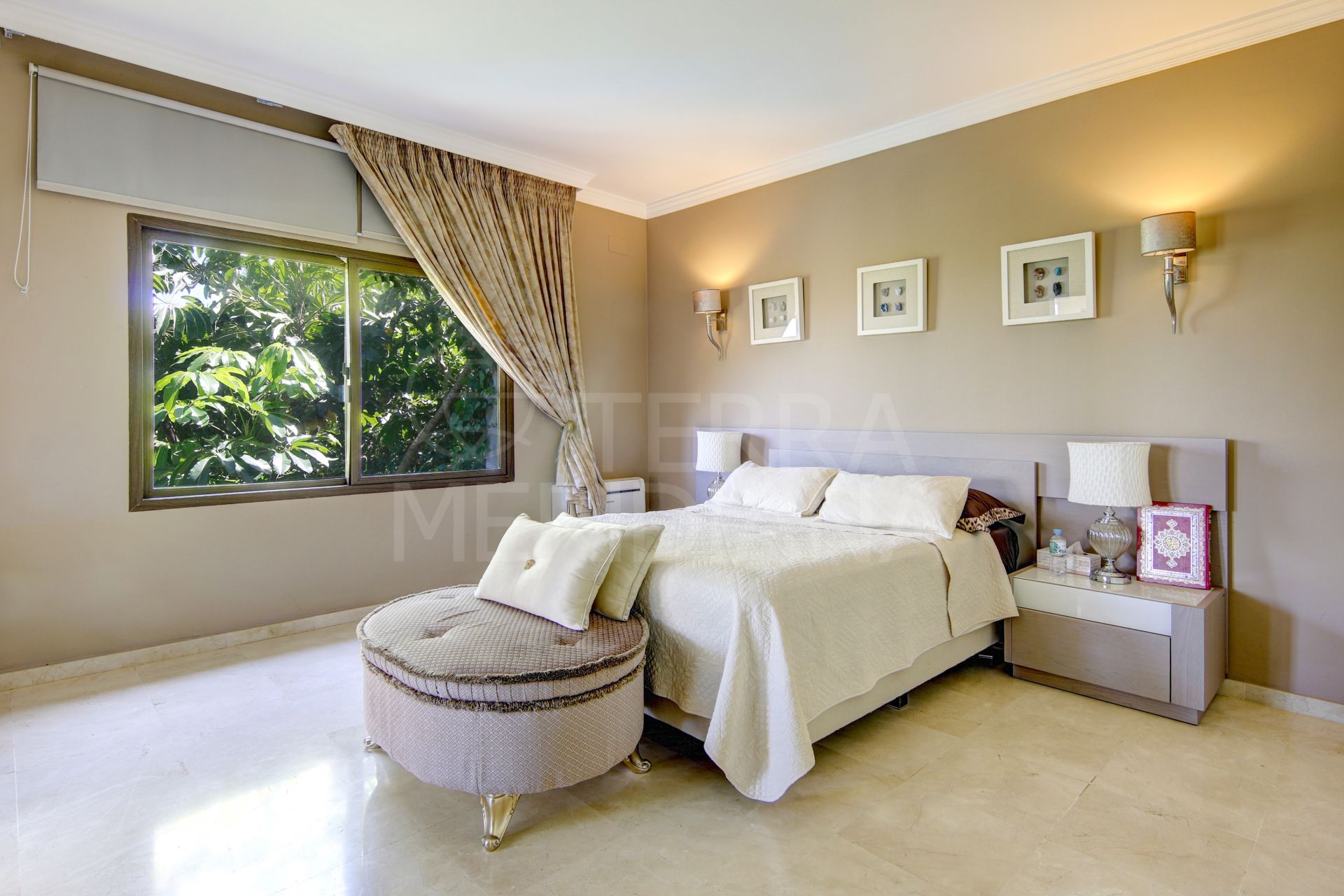 Villa in Los Altos del Paraiso, Estepona