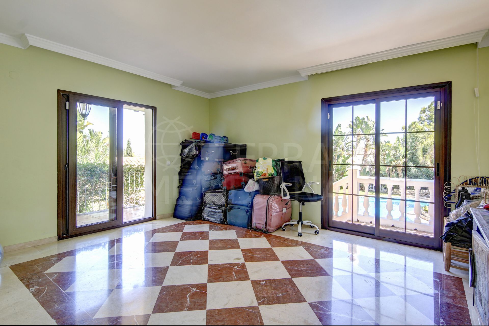 Villa in Los Altos del Paraiso, Estepona