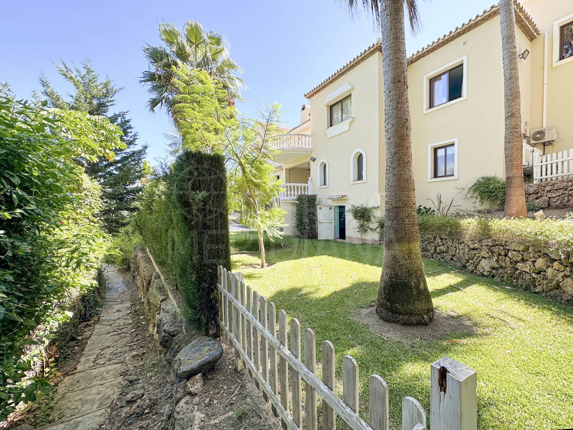 Villa in Los Altos del Paraiso, Estepona