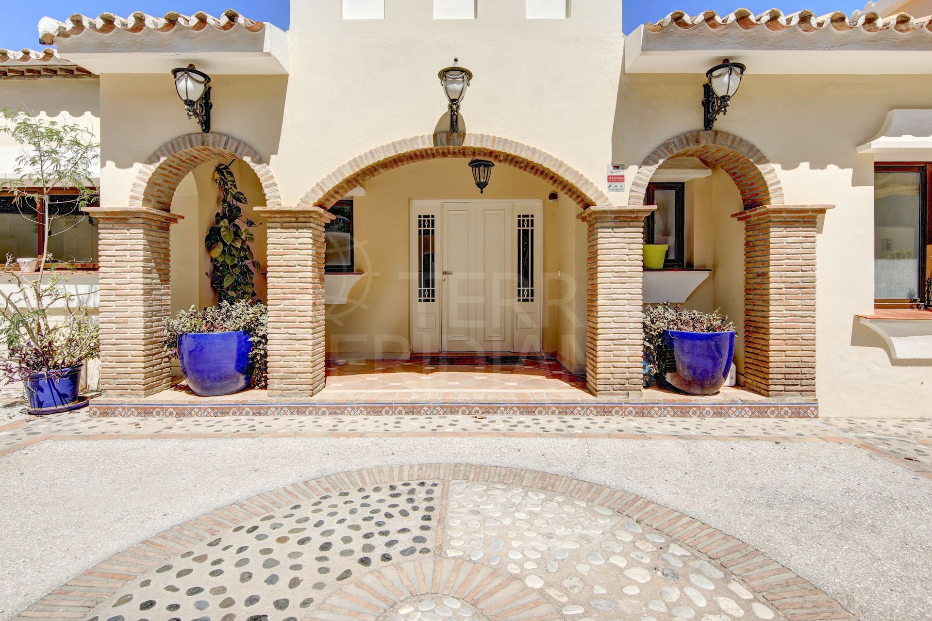 Villa in Los Altos del Paraiso, Estepona