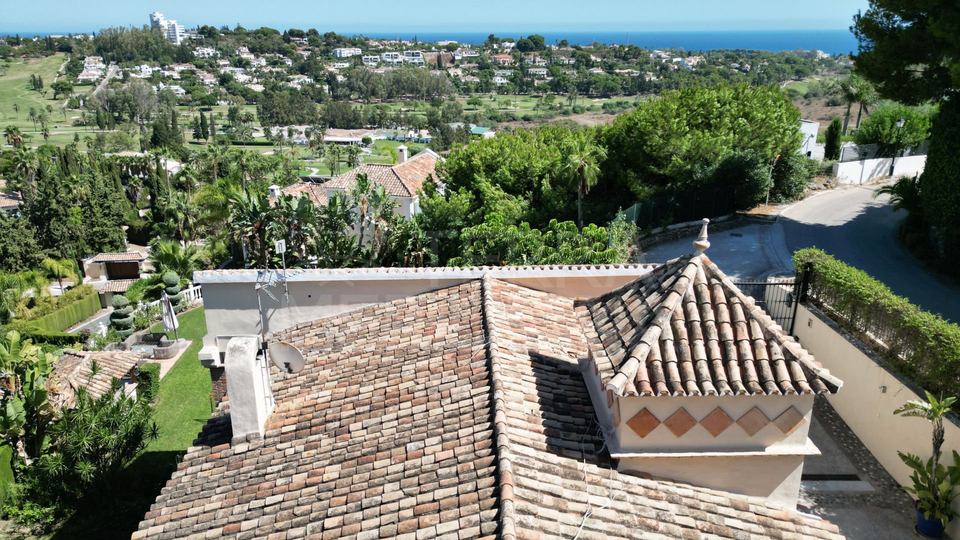 Villa in Los Altos del Paraiso, Estepona