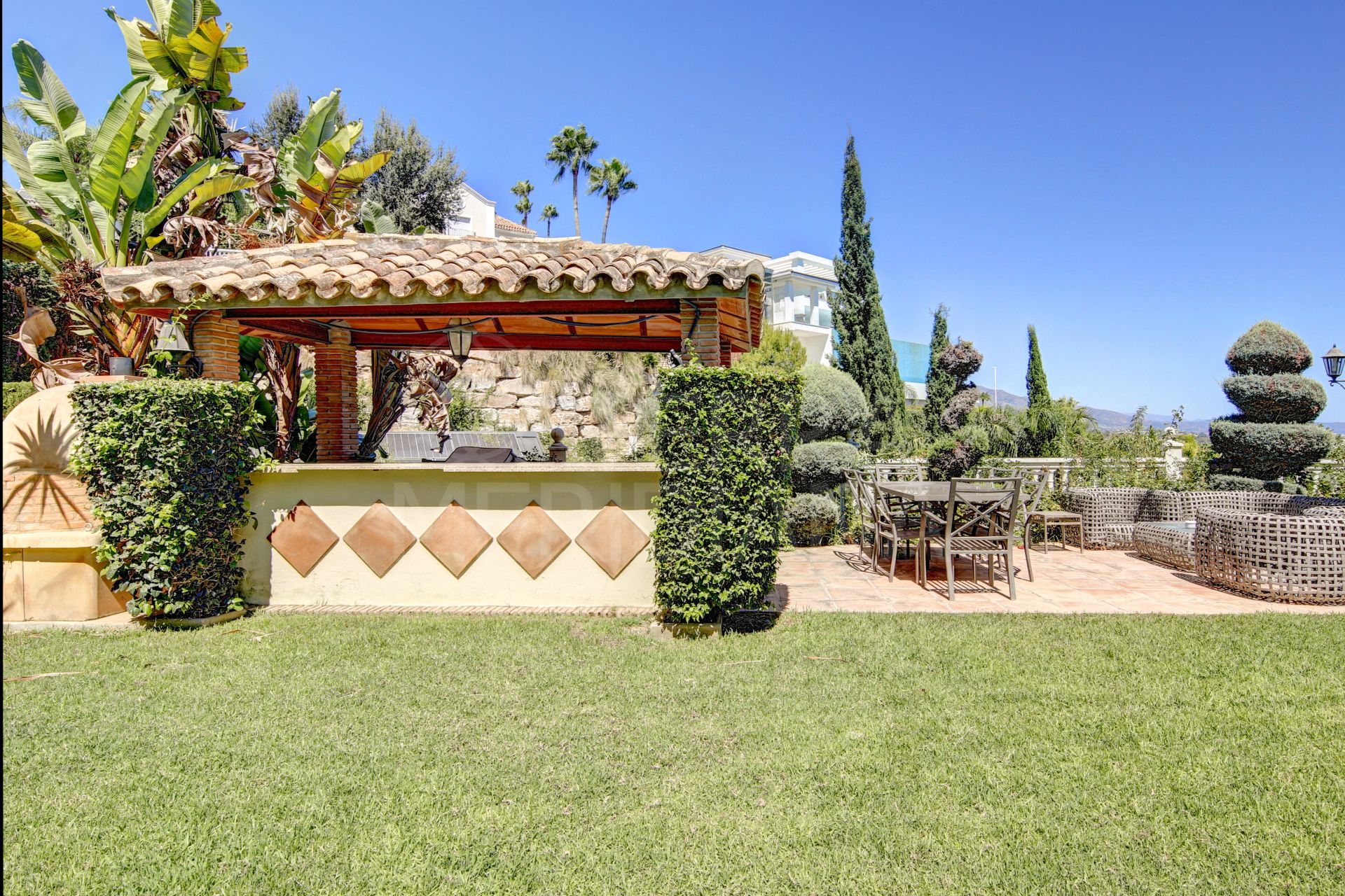 Villa in Los Altos del Paraiso, Estepona