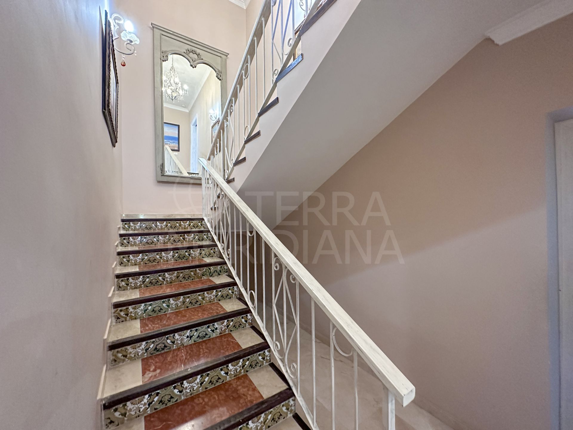 Villa in Los Altos del Paraiso, Estepona