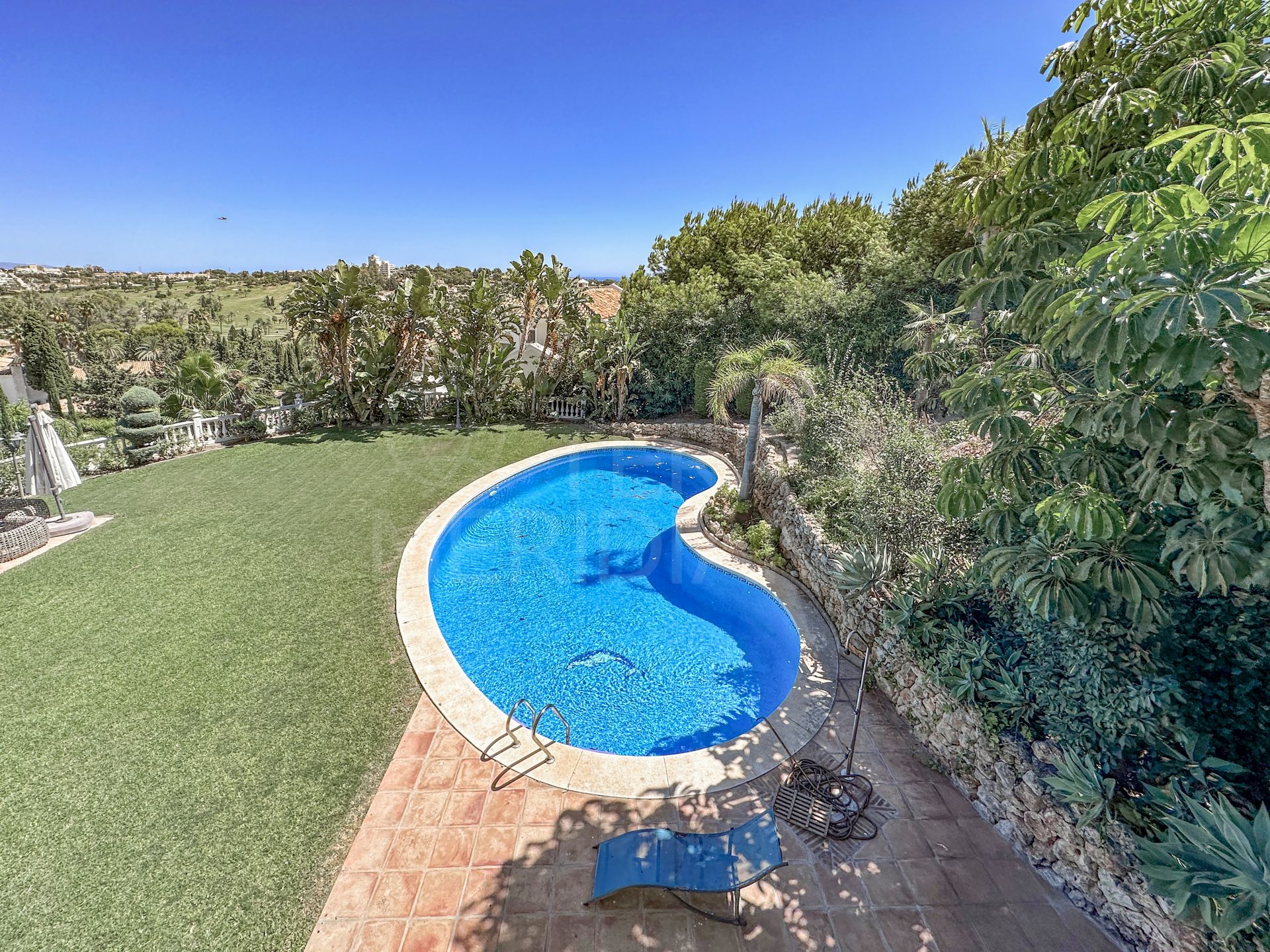 Villa in Los Altos del Paraiso, Estepona