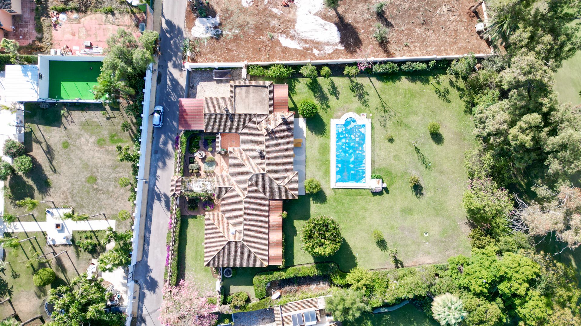 Introducing a prime development opportunity in Marbella's Prestigious Guadalmina Baja