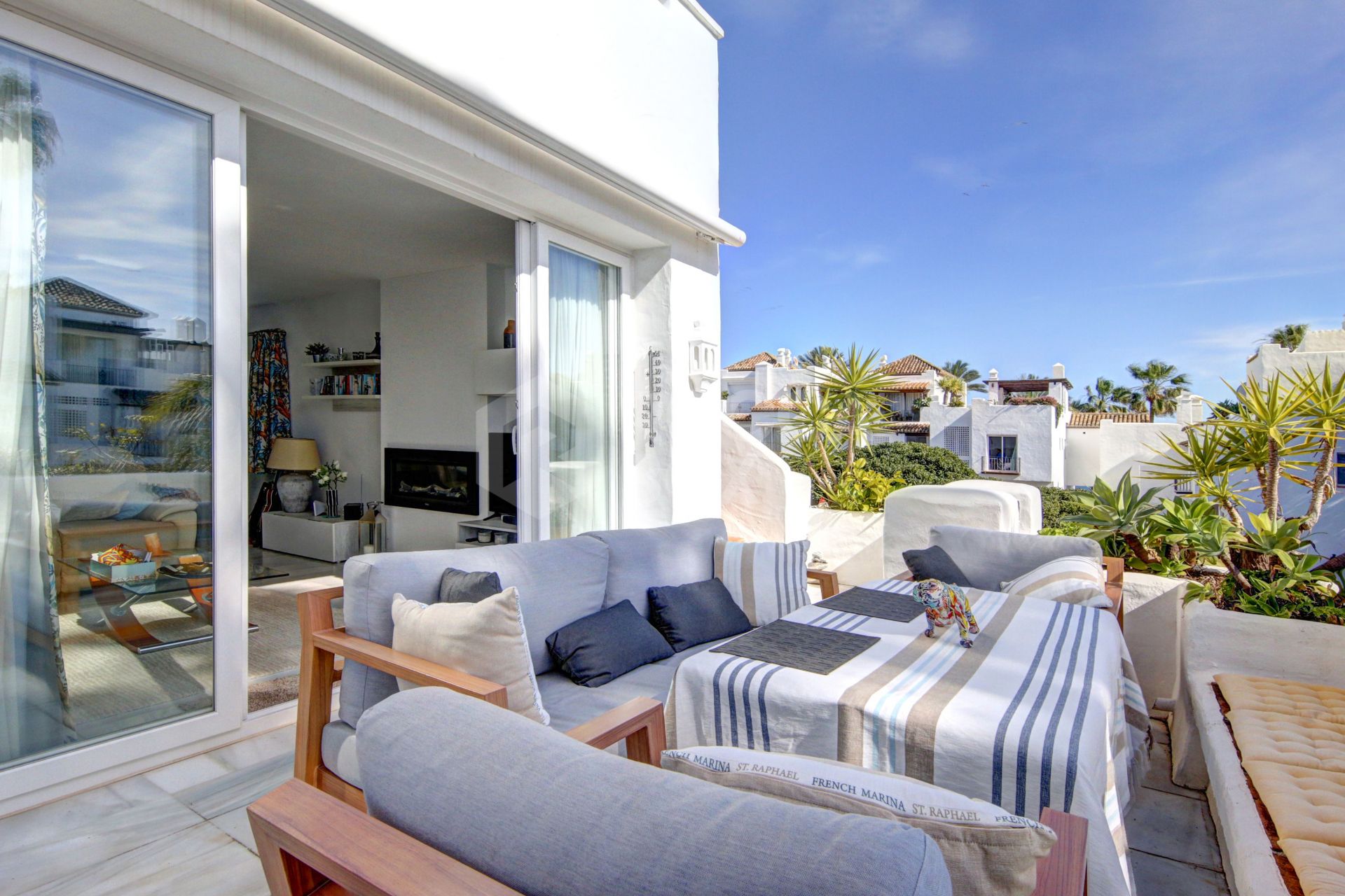 Presenting a Luxurious Beachside 2-Bedroom Duplex Penthouse for sale in Alcazaba Beach, Estepona