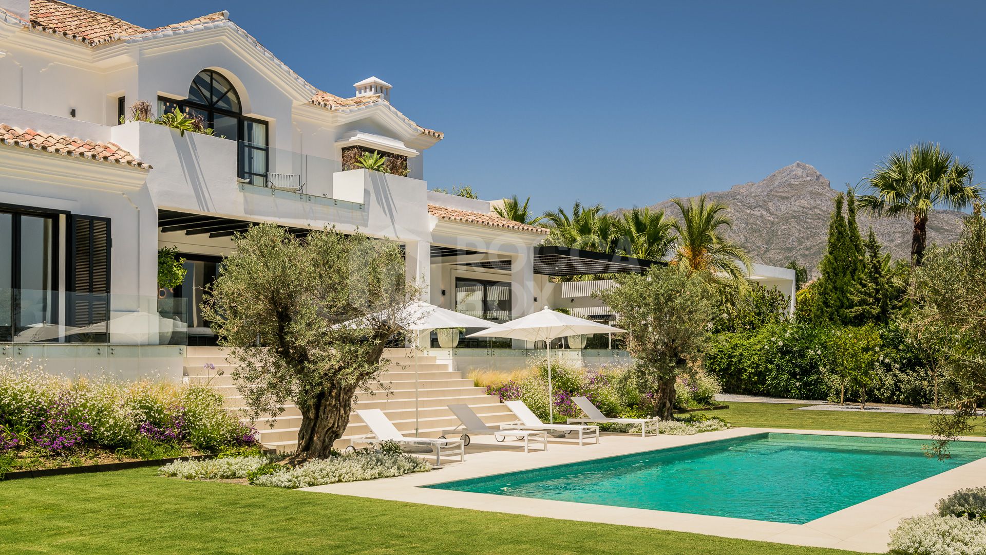 Modern villa for sale designed by Miguel Tobal with panoramic sea views, Nueva Andalucia