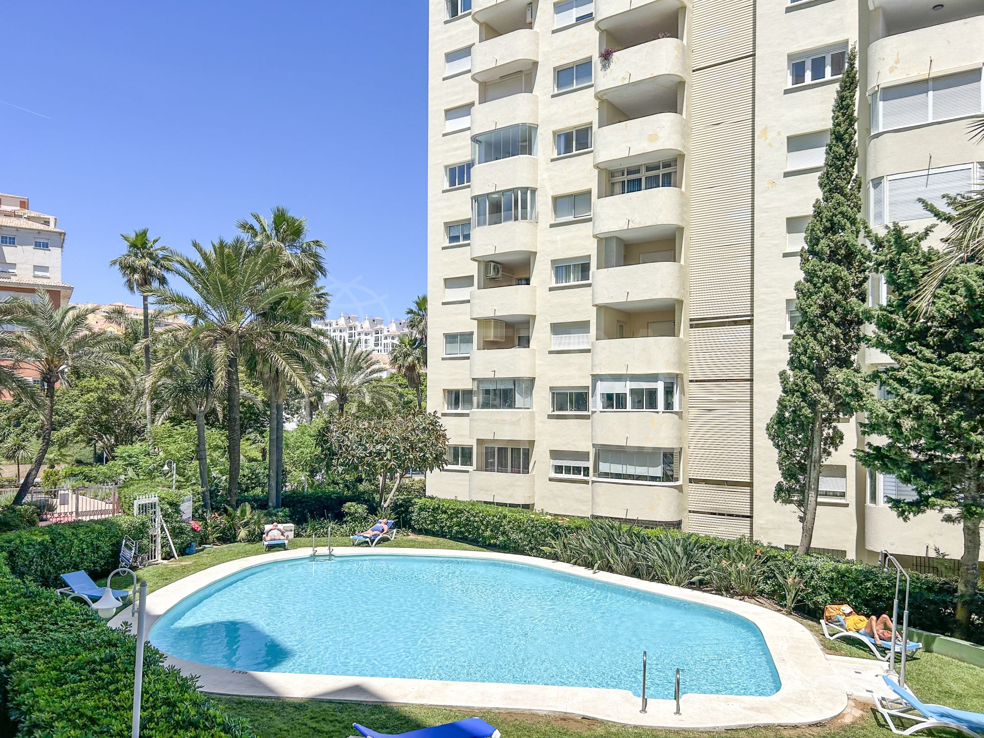 Apartment in Puerto Paraíso, Estepona
