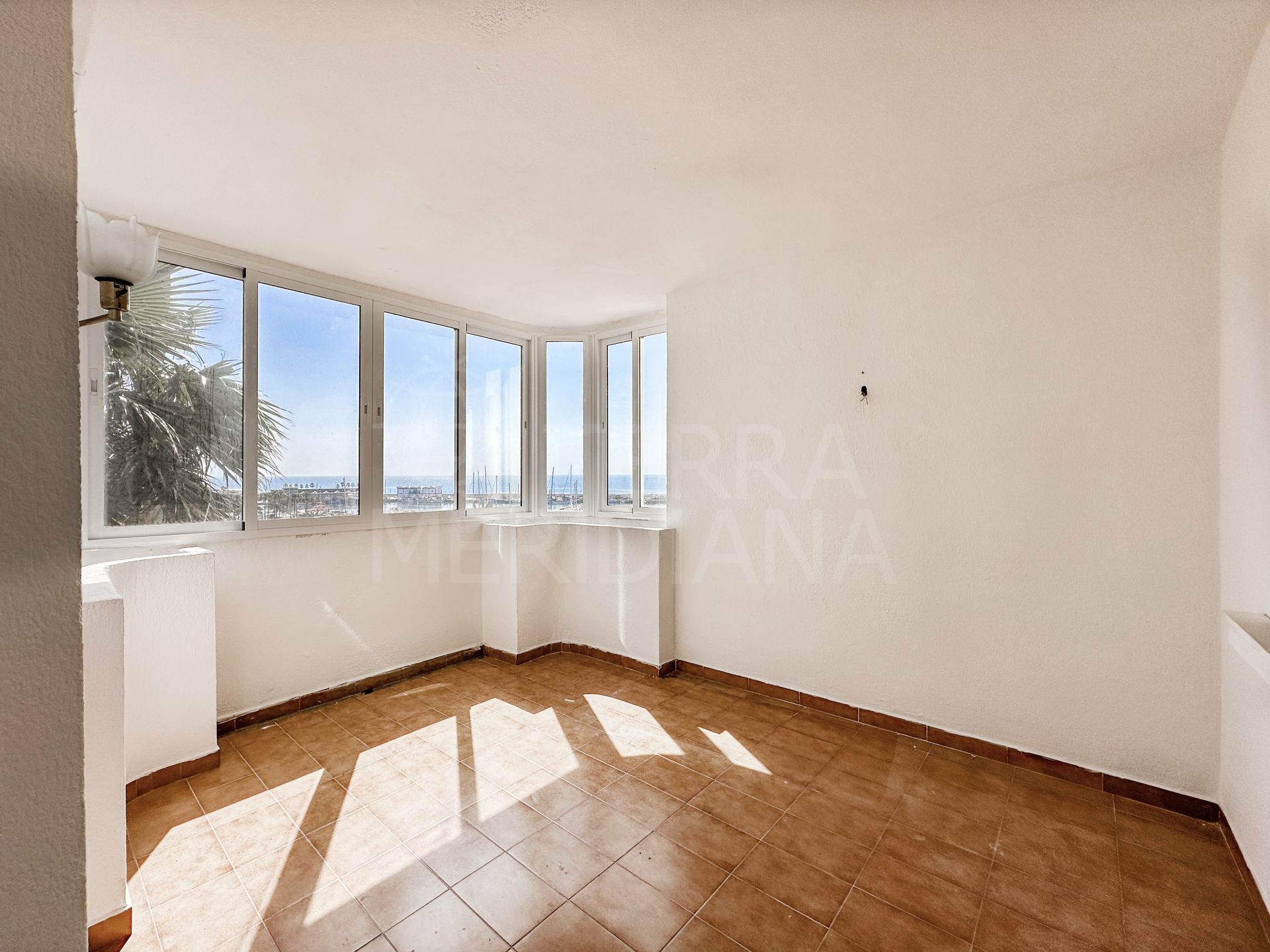 Apartment in Puerto Paraíso, Estepona