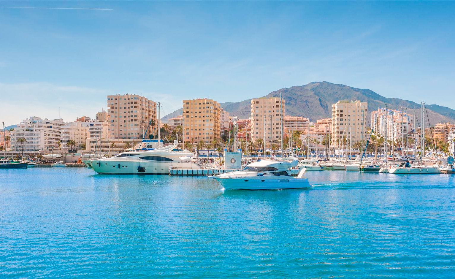Apartment in Puerto Paraíso, Estepona