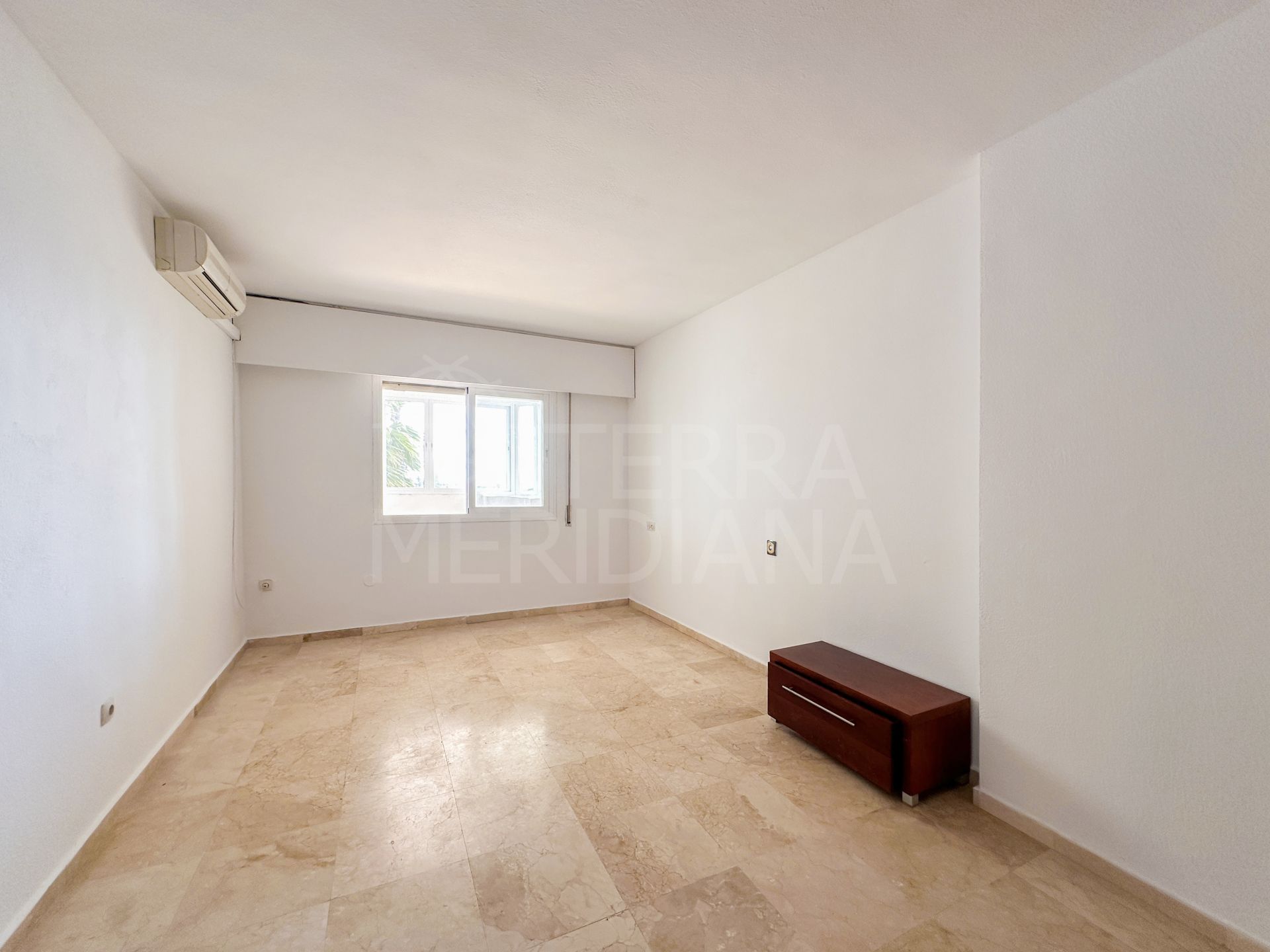 Apartment in Puerto Paraíso, Estepona