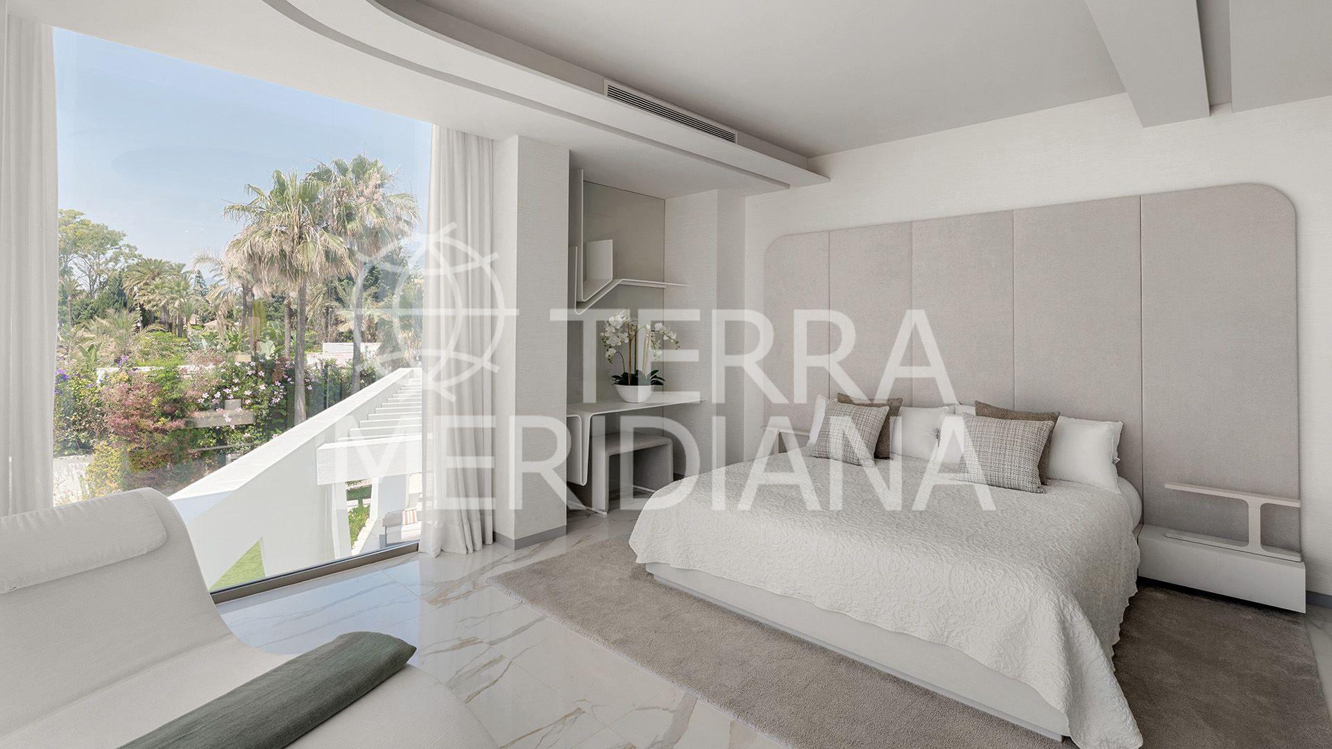 Villa in Los Monteros Playa, Marbella