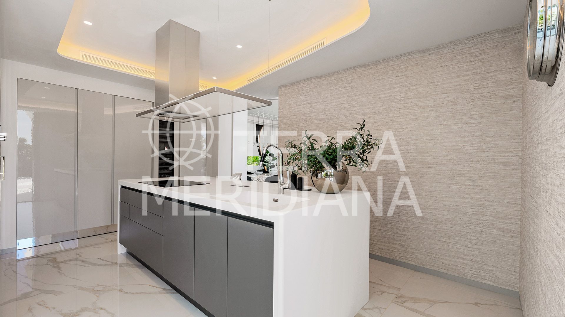 Villa in Los Monteros Playa, Marbella