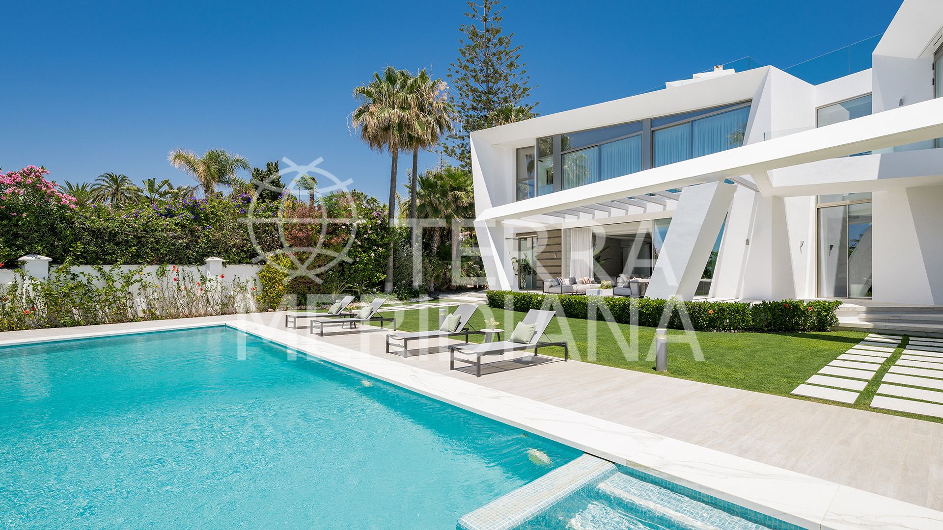 Villa in Los Monteros Playa, Marbella