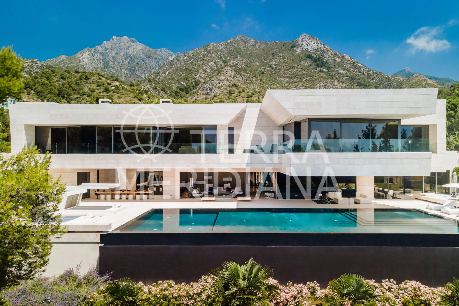 Villa in Cascada de Camojan, Marbella