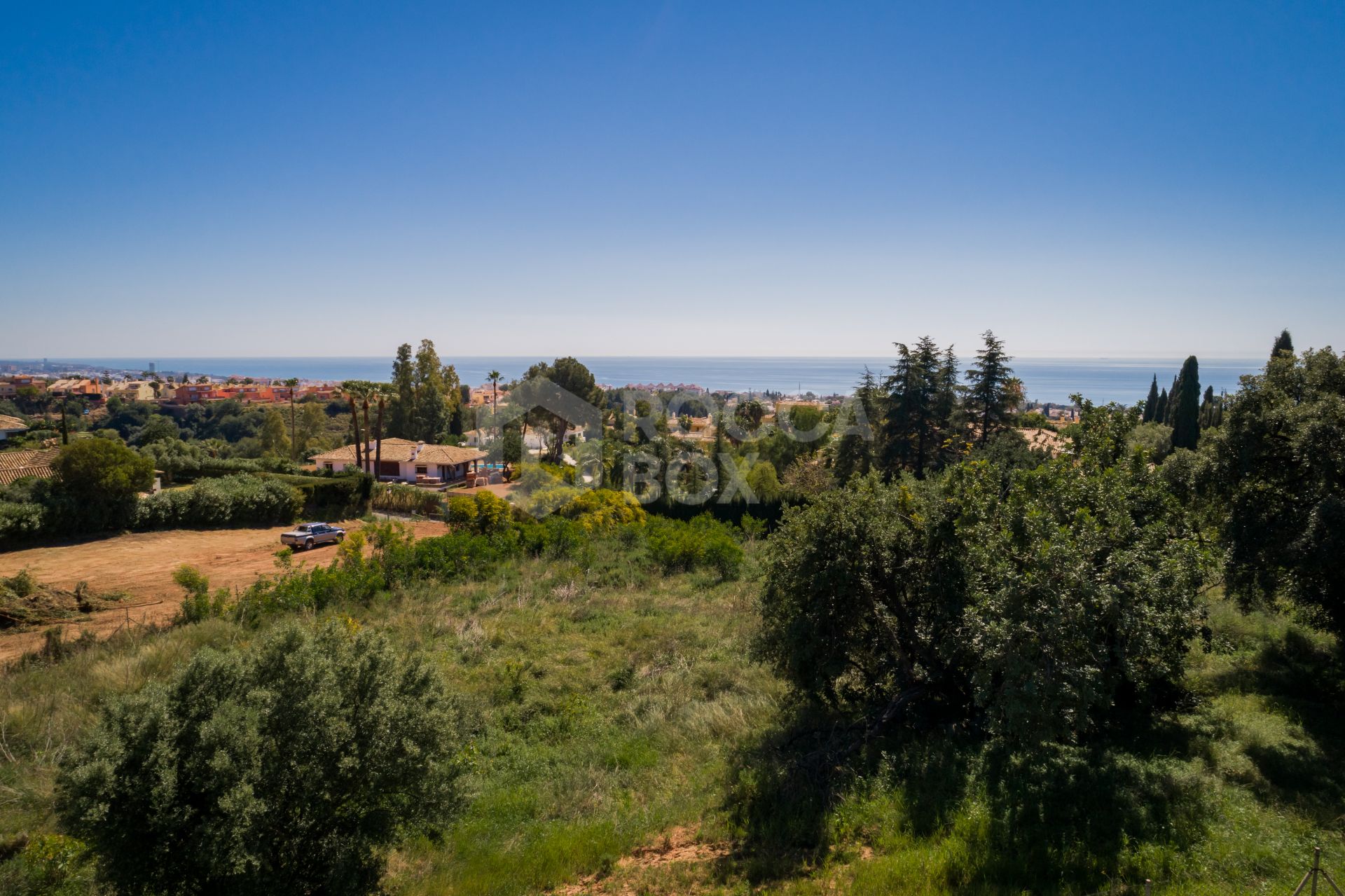 Plot with project and with license with sea views in Cascada de Camojan, Marbella Golden Mile