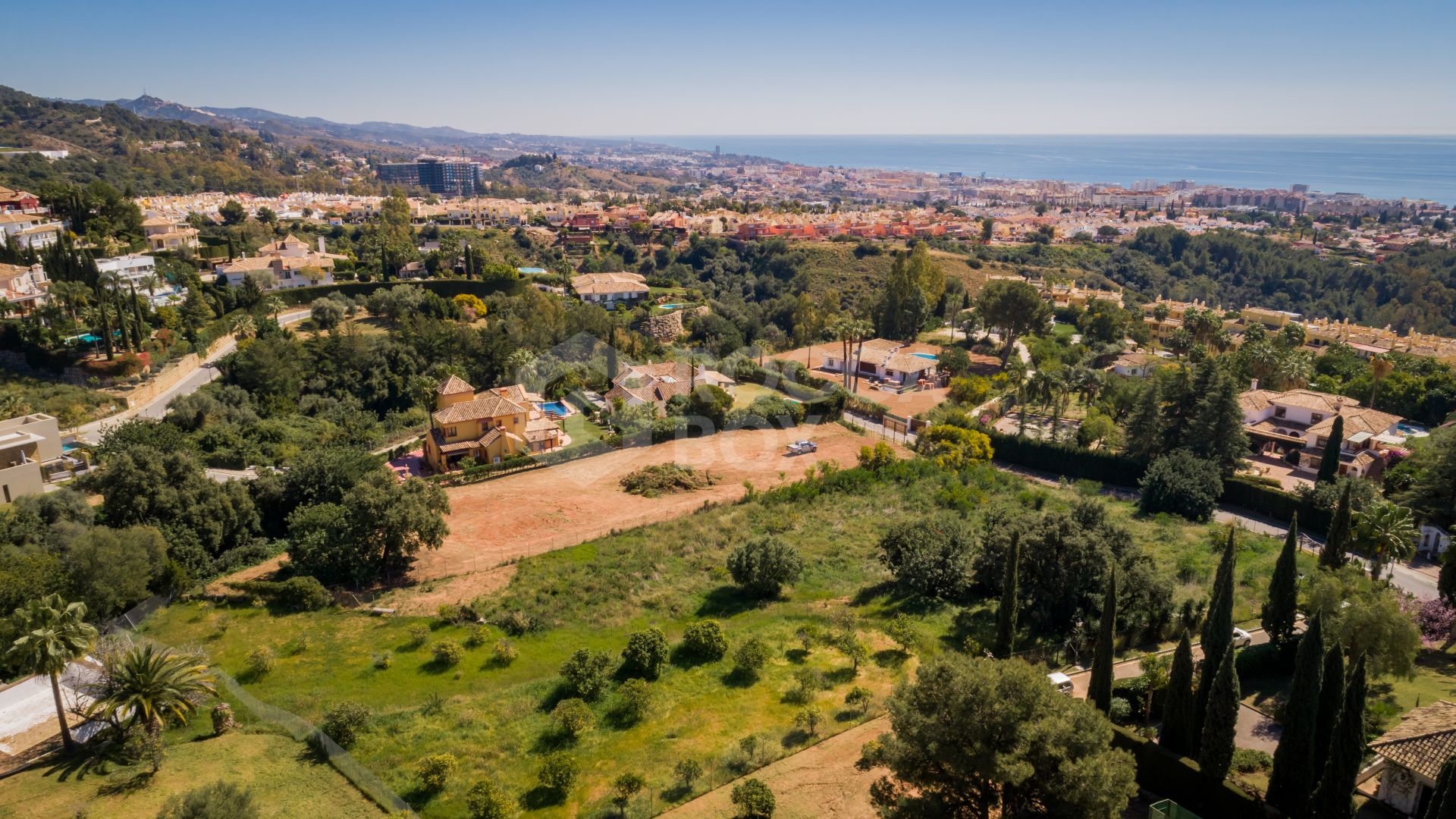 Plot with project and with license with sea views in Cascada de Camojan, Marbella Golden Mile