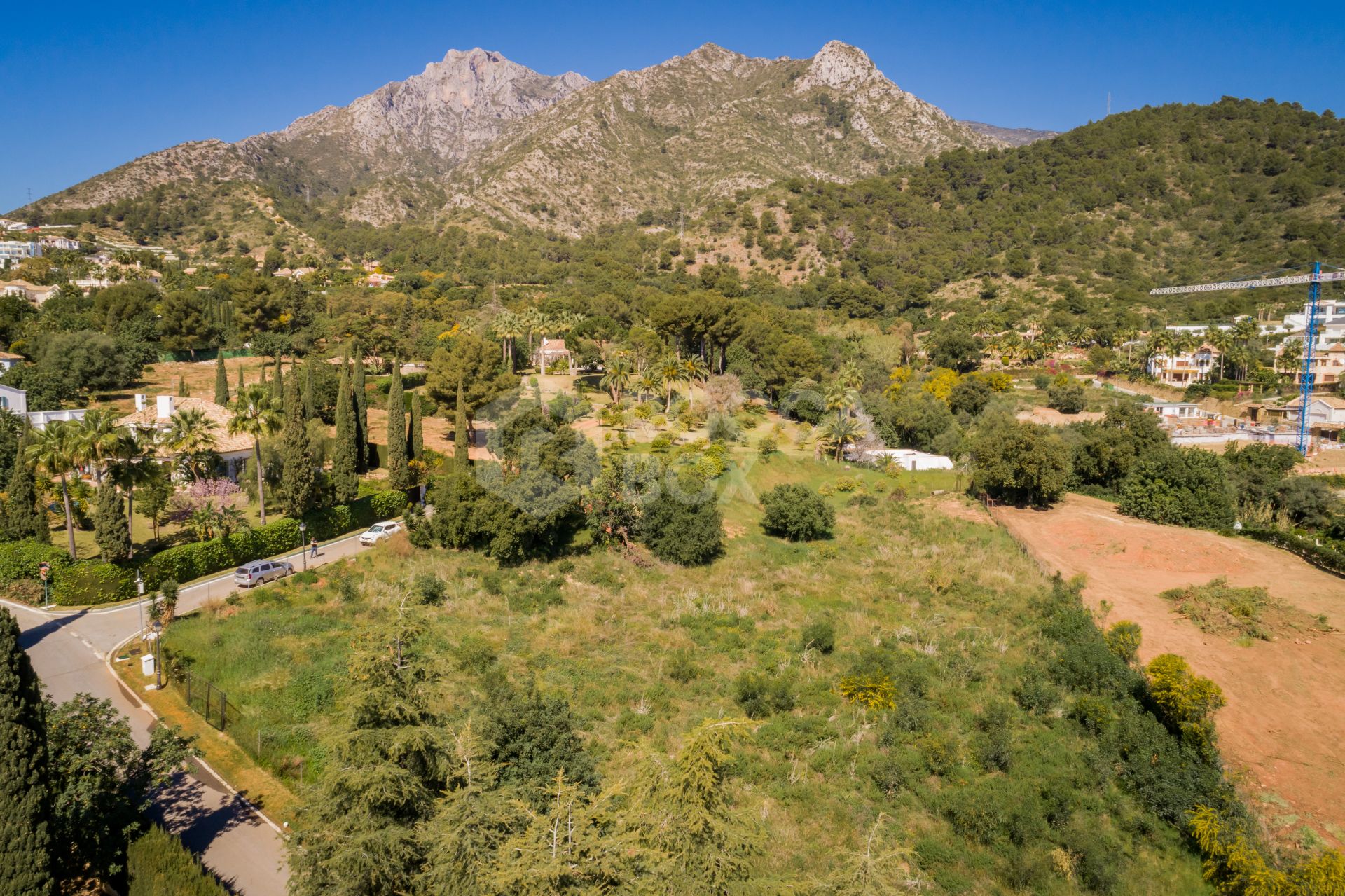 Plot with project and with license with sea views in Cascada de Camojan, Marbella Golden Mile