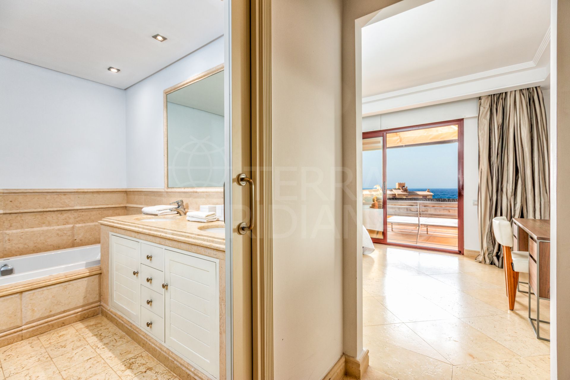 Penthouse in Los Granados del Mar, Estepona