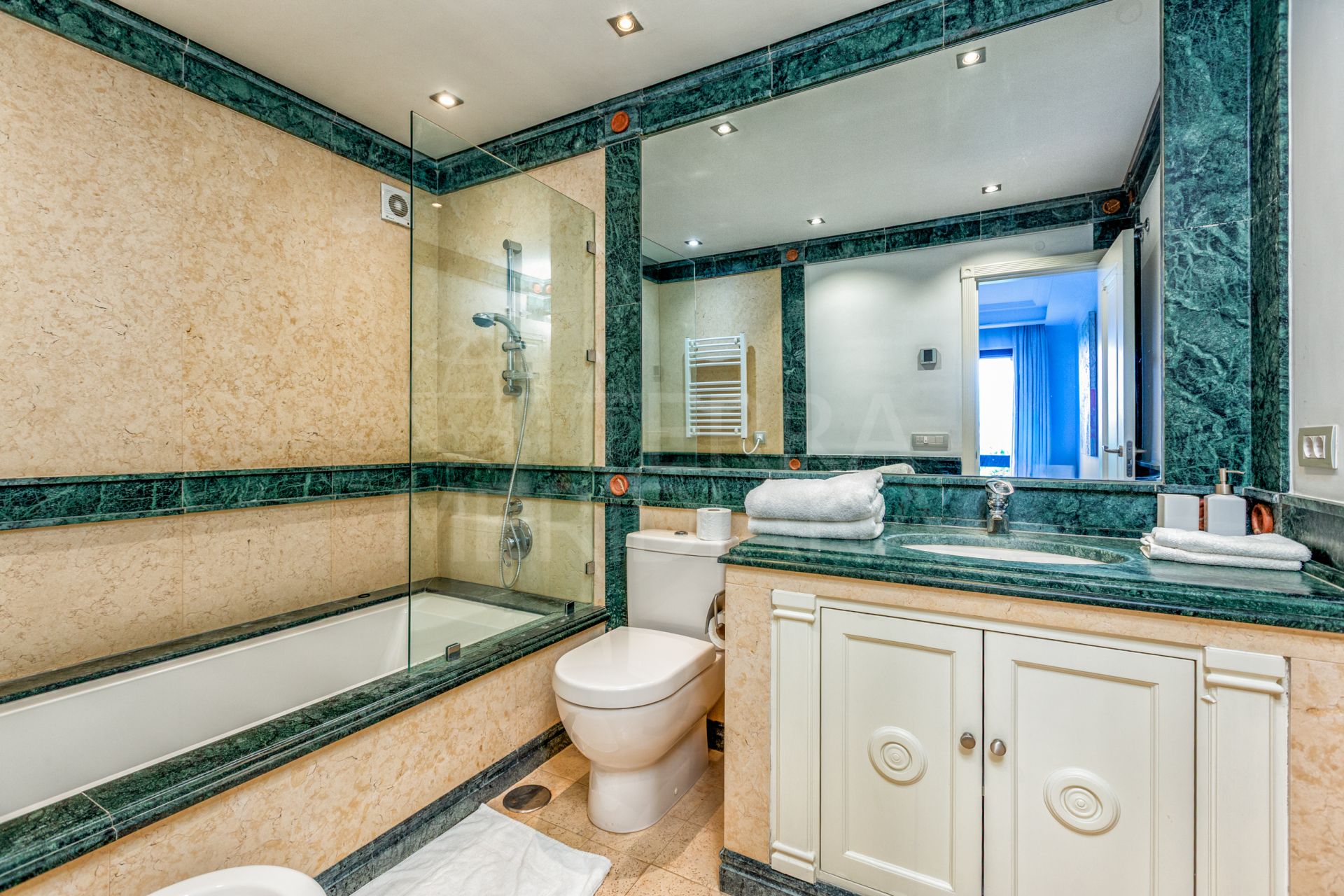 Penthouse in Los Granados del Mar, Estepona