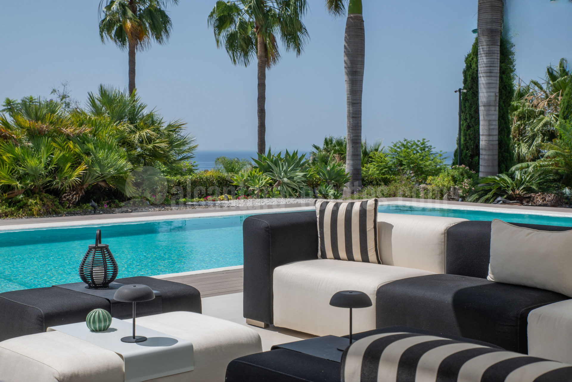 Villa in Los Flamingos Golf, Benahavis