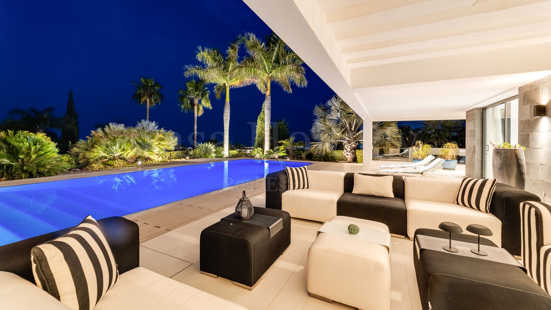 Villa en Los Flamingos Golf, Benahavis