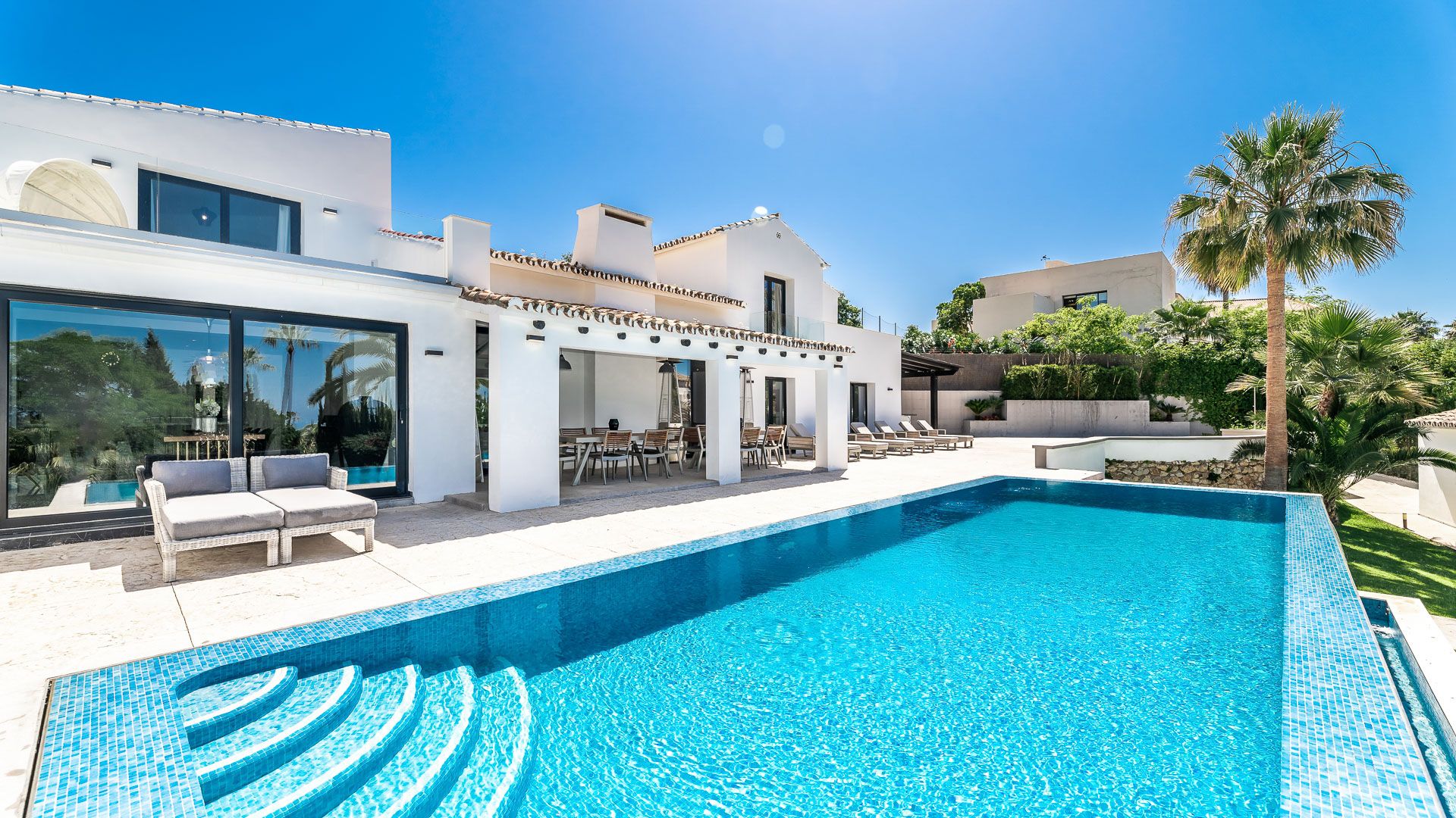 contemporary living the prestigious Hill Club | Engel & Völkers Marbella