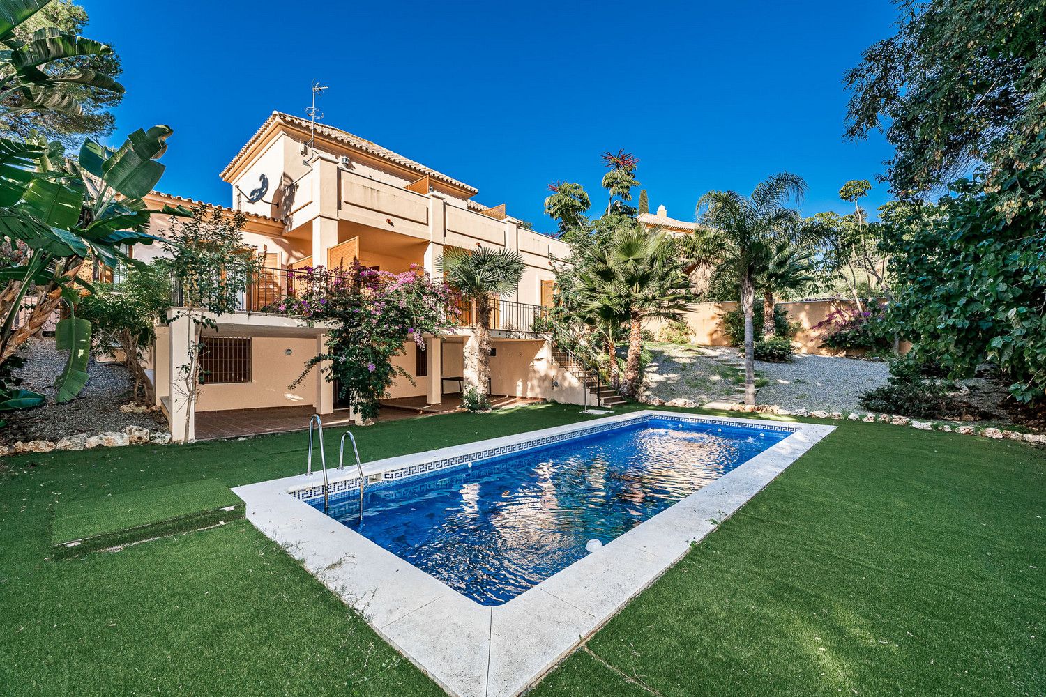 Geräumige Villa im traditionellen Stil in Las Lomas del Marbella Club | Engel & Völkers Marbella