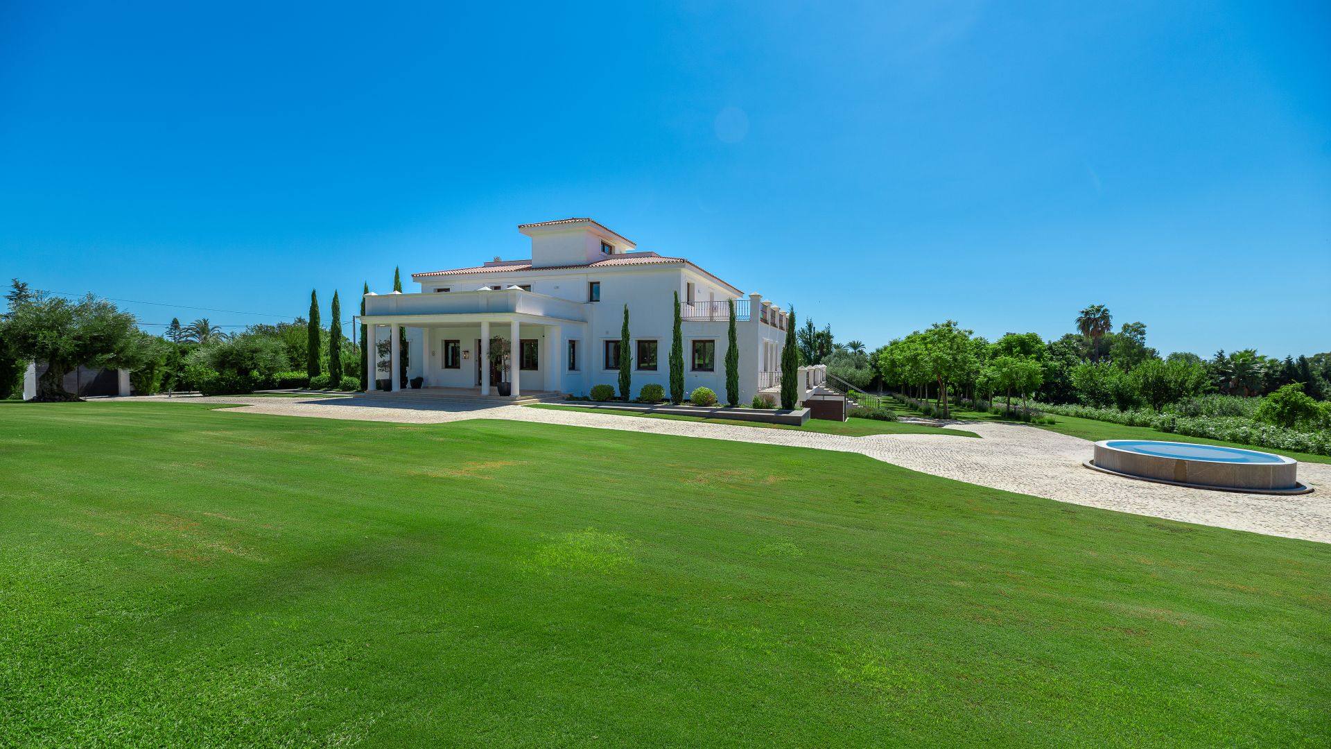 Exemplary estate on an unequalled plot in the finest area of Guadalmina Alta | Engel & Völkers Marbella