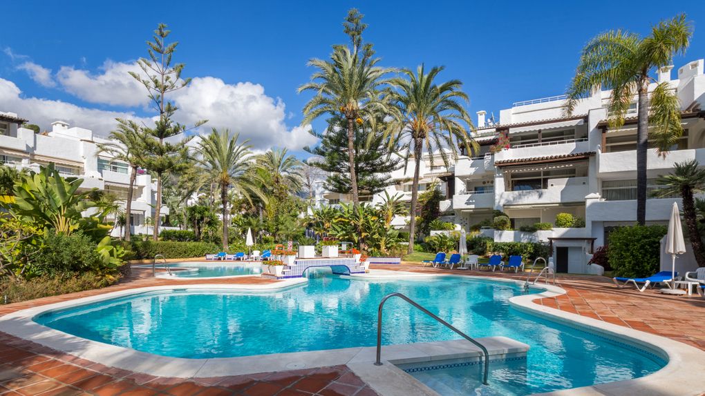 Beachside duplex penthouse, Marbella Golden Mile | Engel & Völkers Marbella
