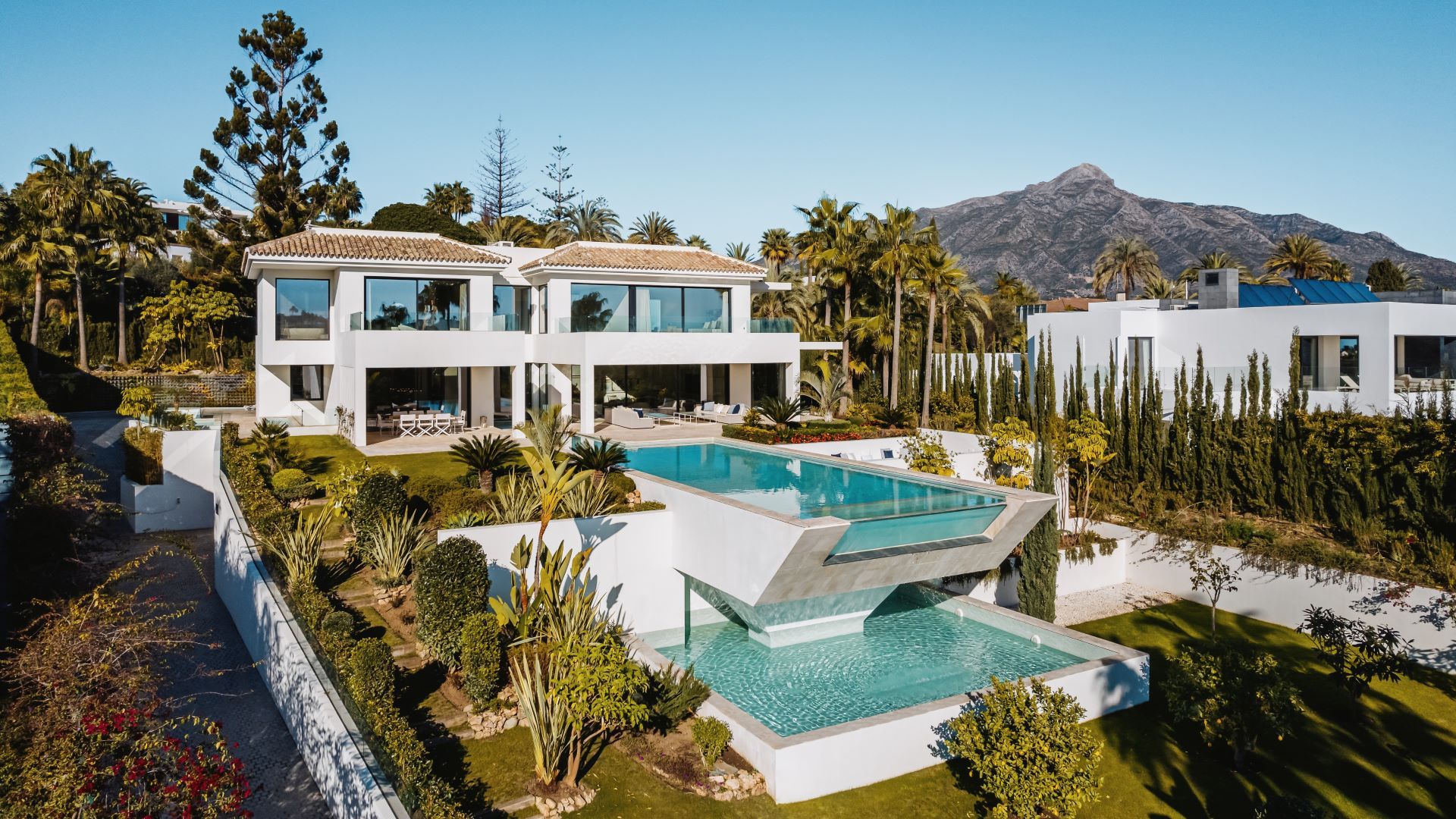 Spectacular villa in prestigious gated community in Nueva Andalucia, Marbella | Engel & Völkers Marbella