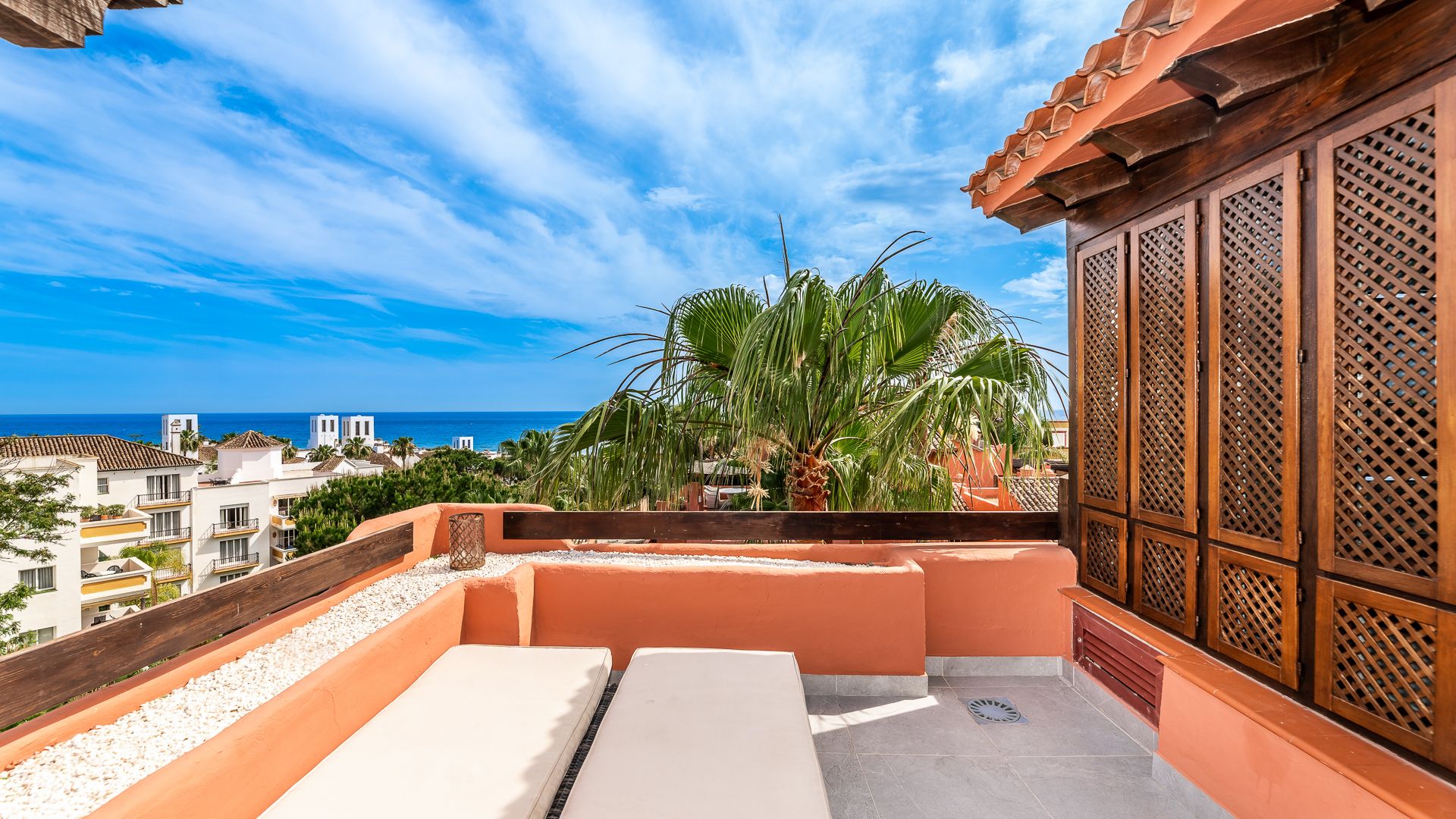 3 Bedroom beachside penthouse with sea views | Engel & Völkers Marbella
