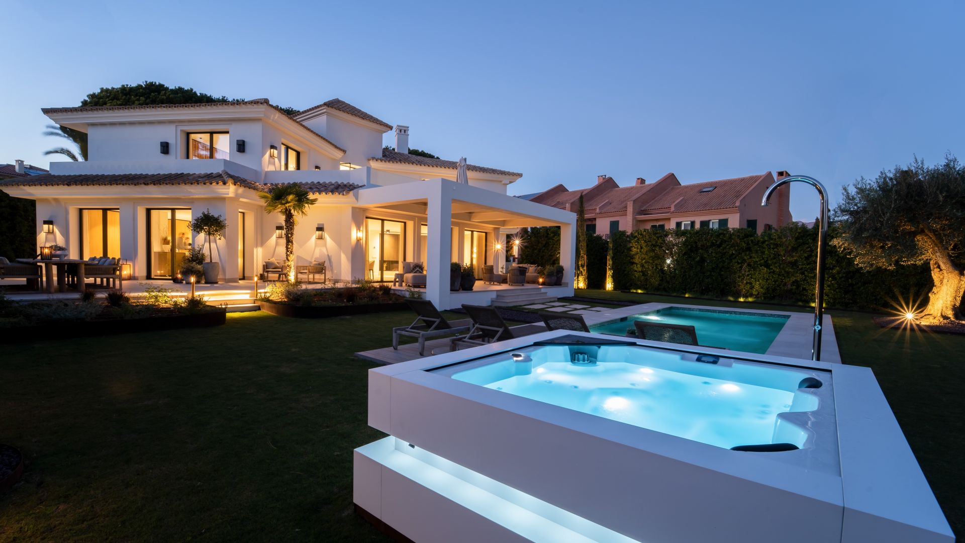 Luxury villa ready to move into near the beach | Engel & Völkers Marbella