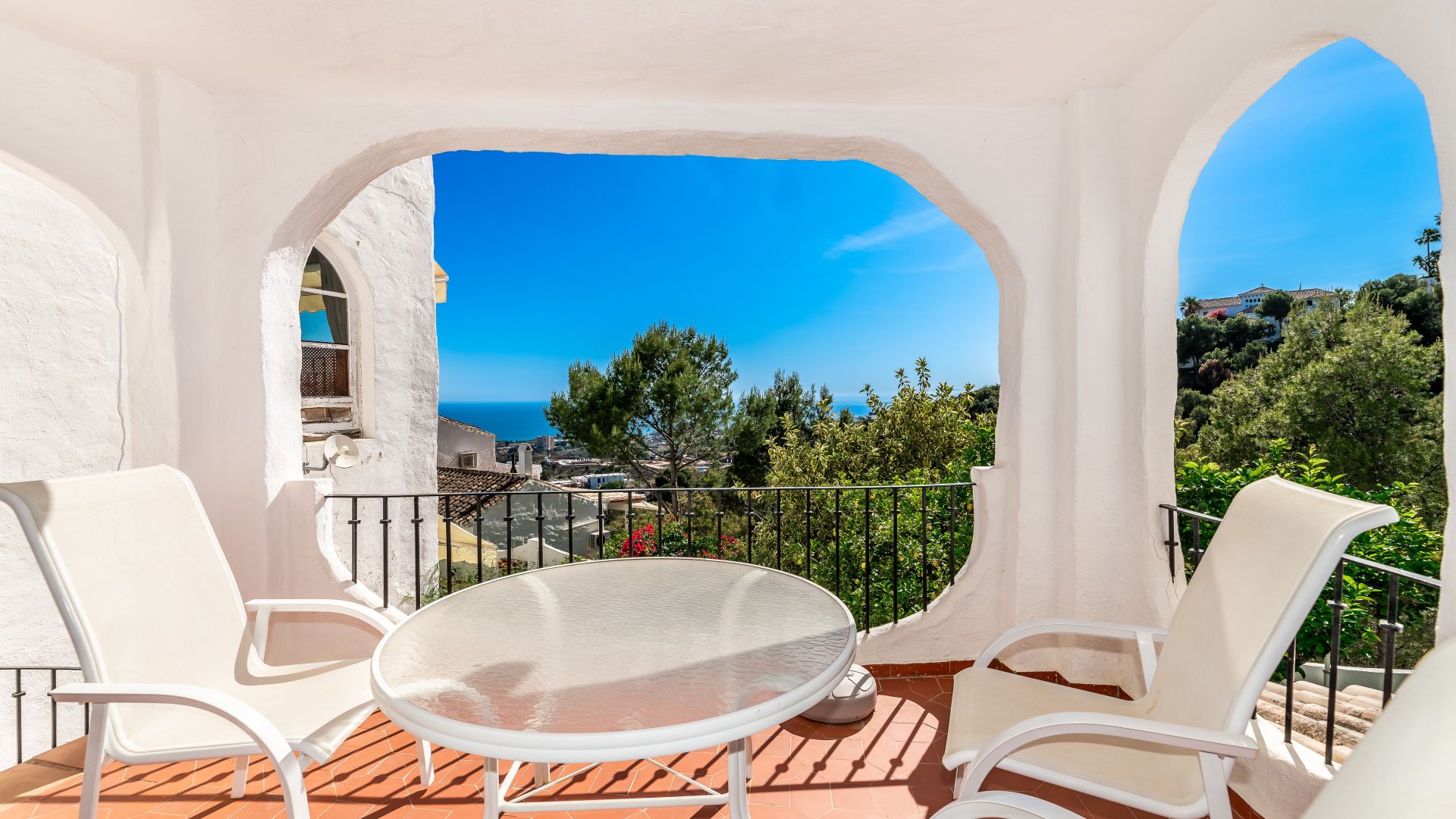 Charming townhouse with sea views | Engel & Völkers Marbella
