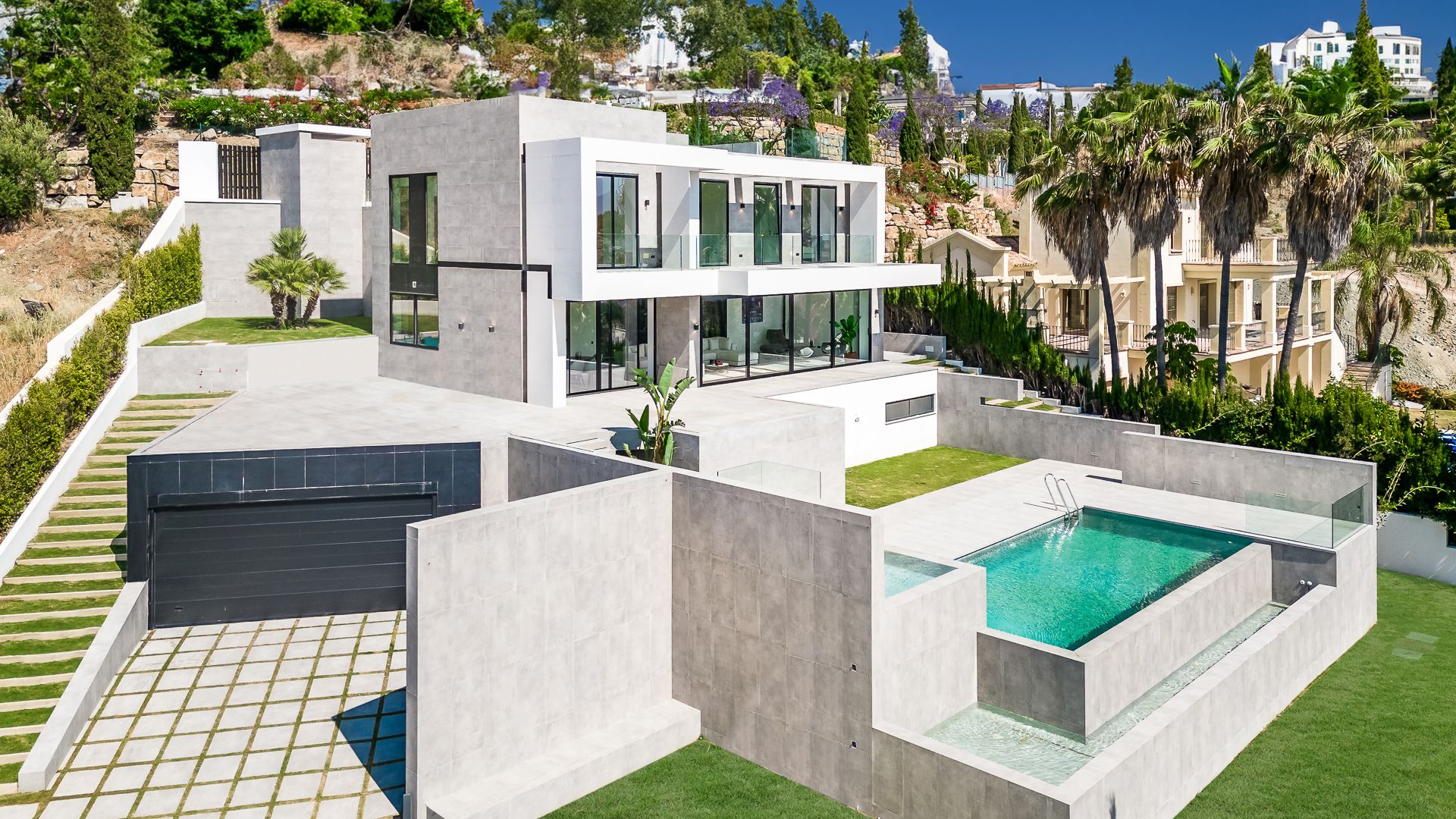 Moderne Villa mit Panoramameerblick | Engel & Völkers Marbella