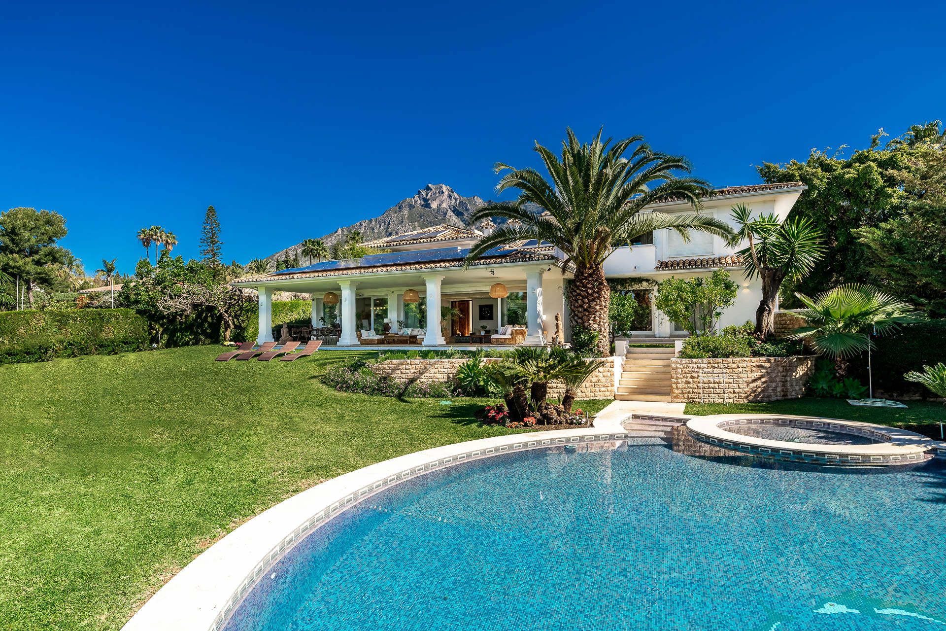 Stunning Large Family Villa in Nagüeles | Engel & Völkers Marbella