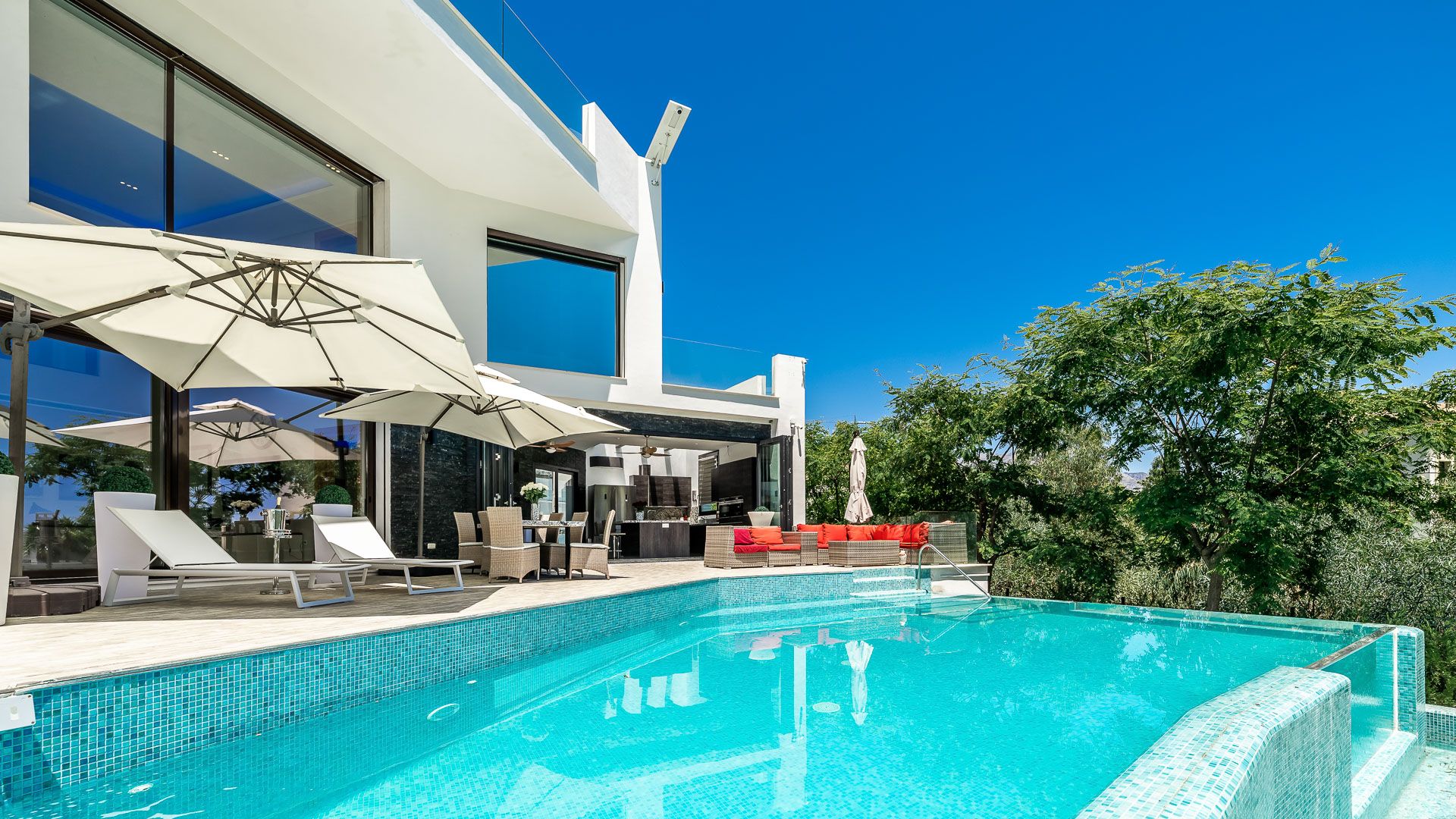 Magnificent modern villa with panoramic views | Engel & Völkers Marbella