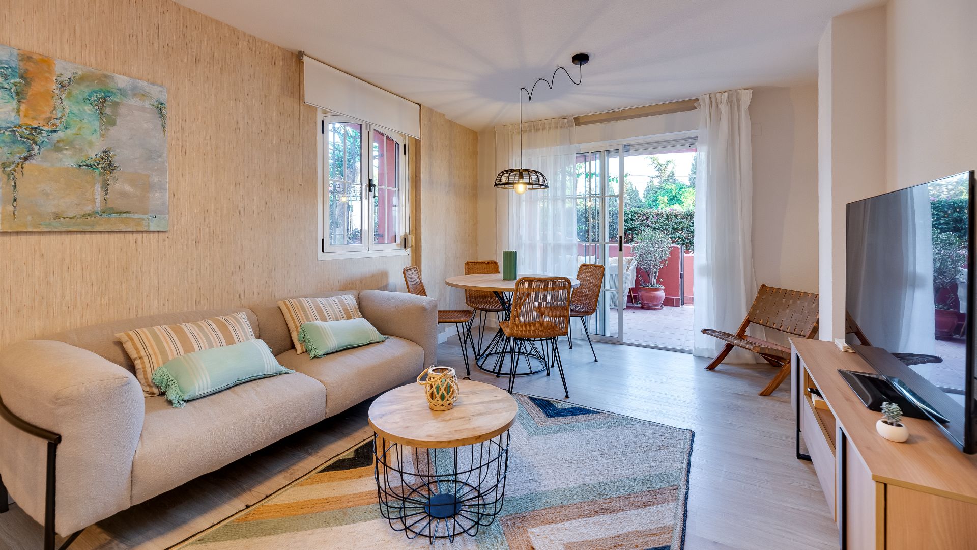 Helle und moderne Wohnung in Strandnähe | Engel & Völkers Marbella