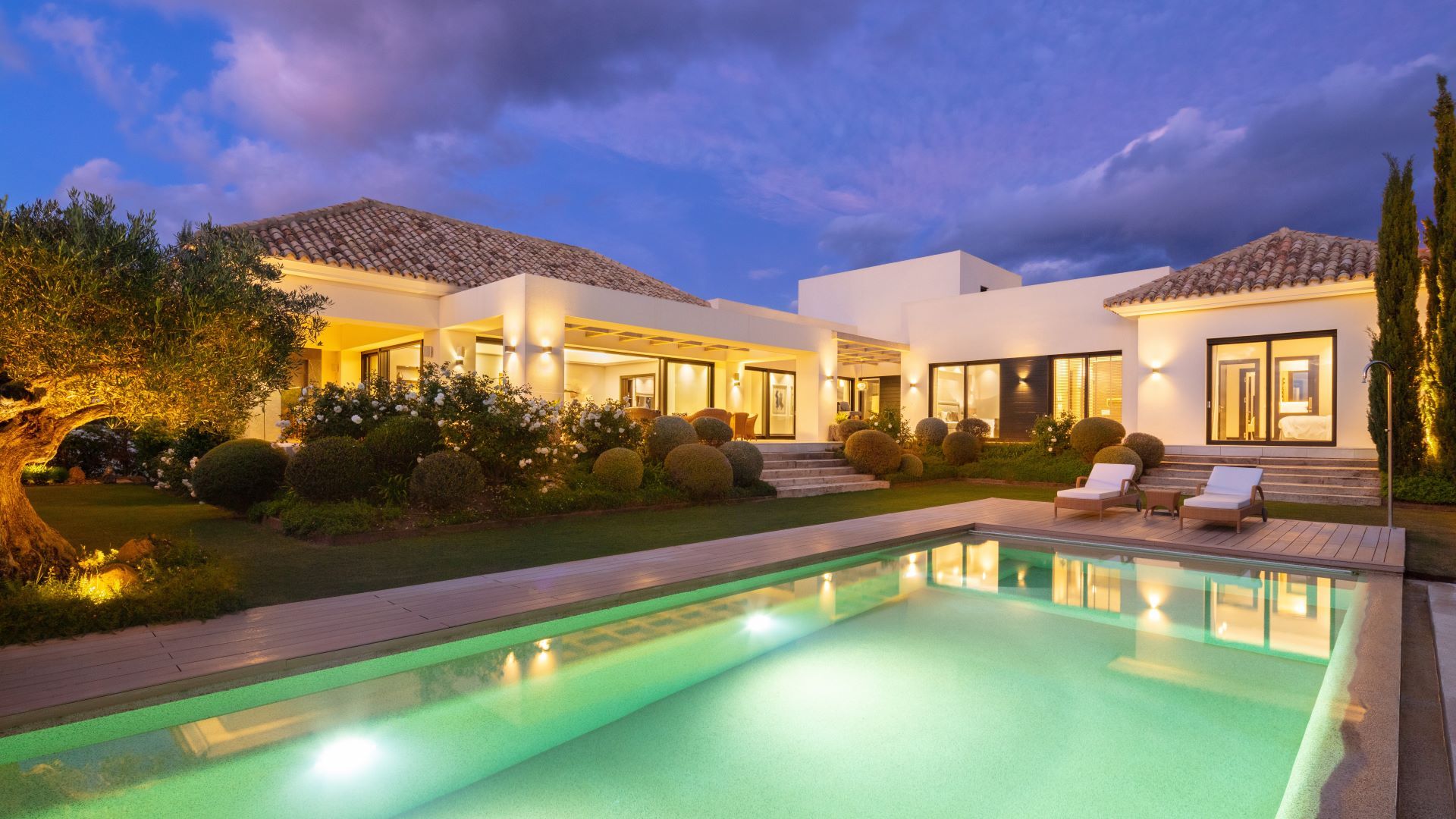 Charming villa with sea views in Nueva Andalucia, Marbella | Engel & Völkers Marbella