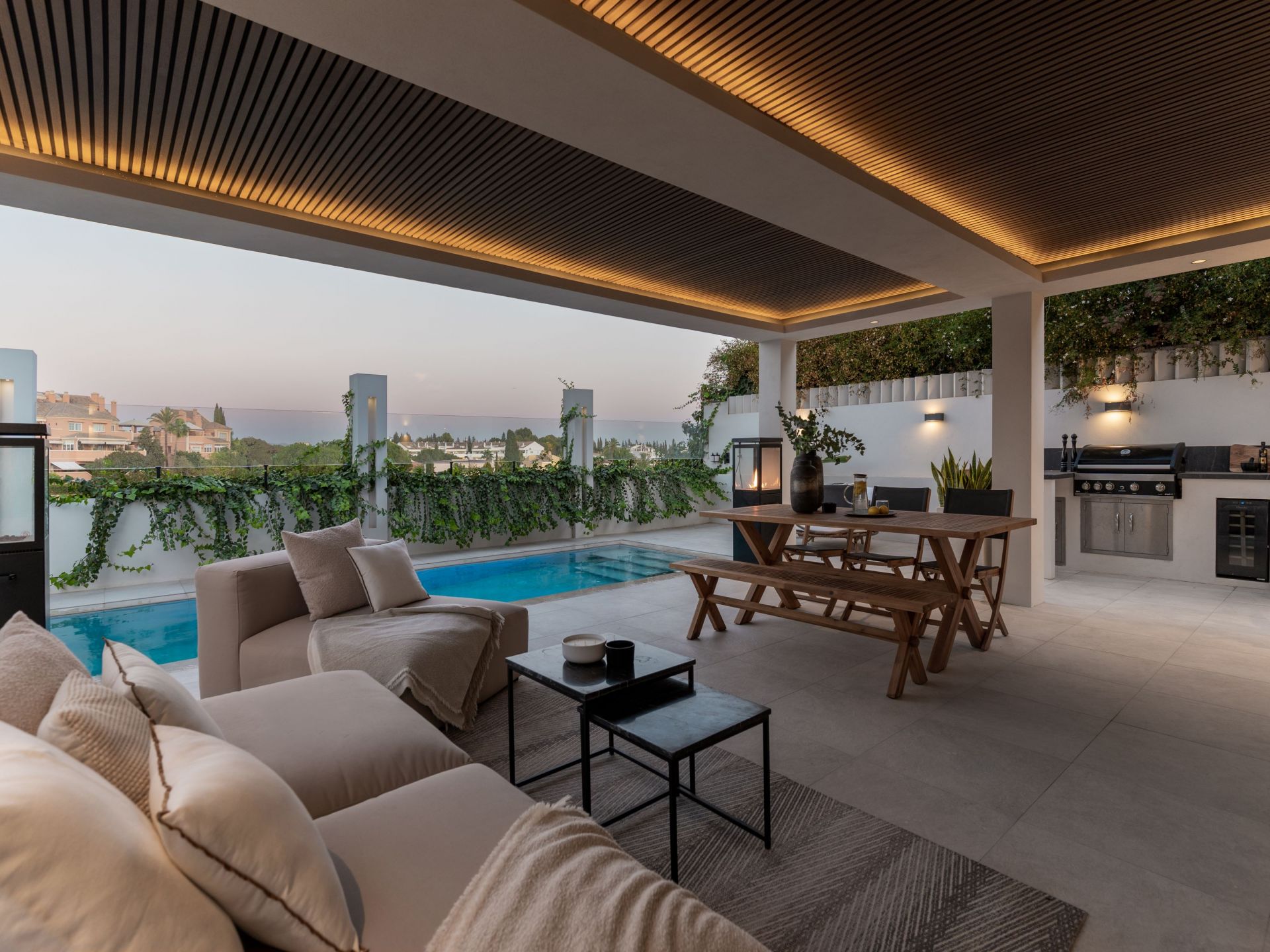 Unique architectural home with stunning views | Engel & Völkers Marbella