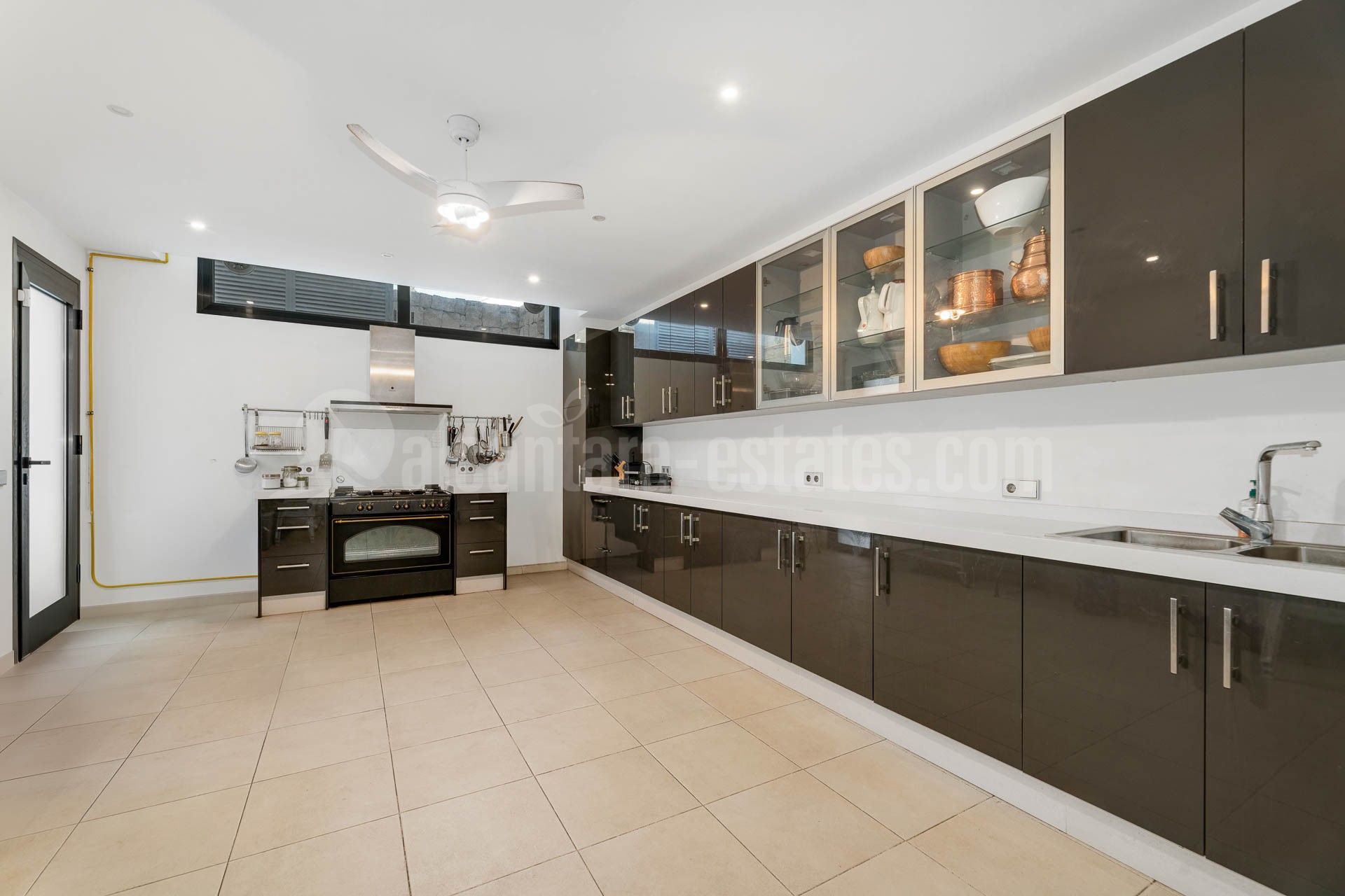 Villa in Los Flamingos Golf, Benahavis