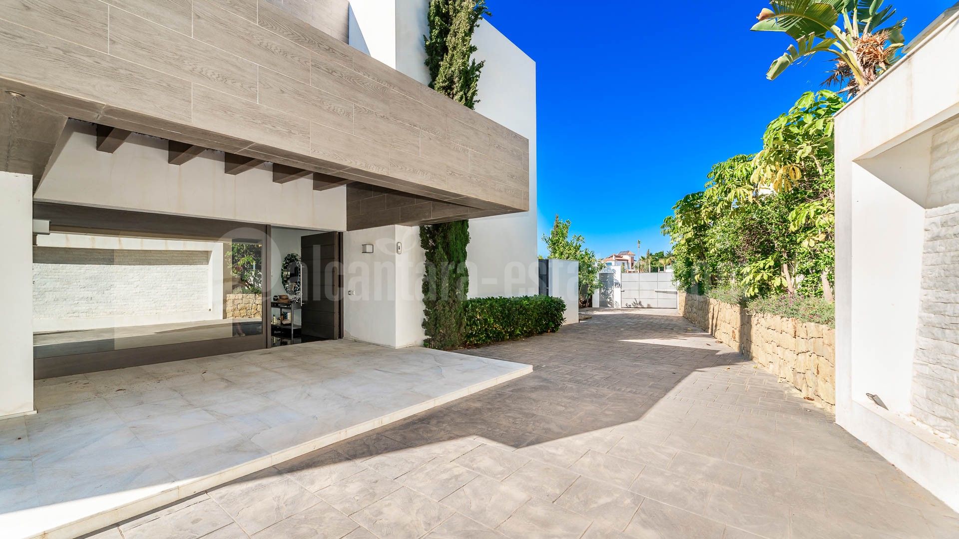 Villa in Los Flamingos Golf, Benahavis