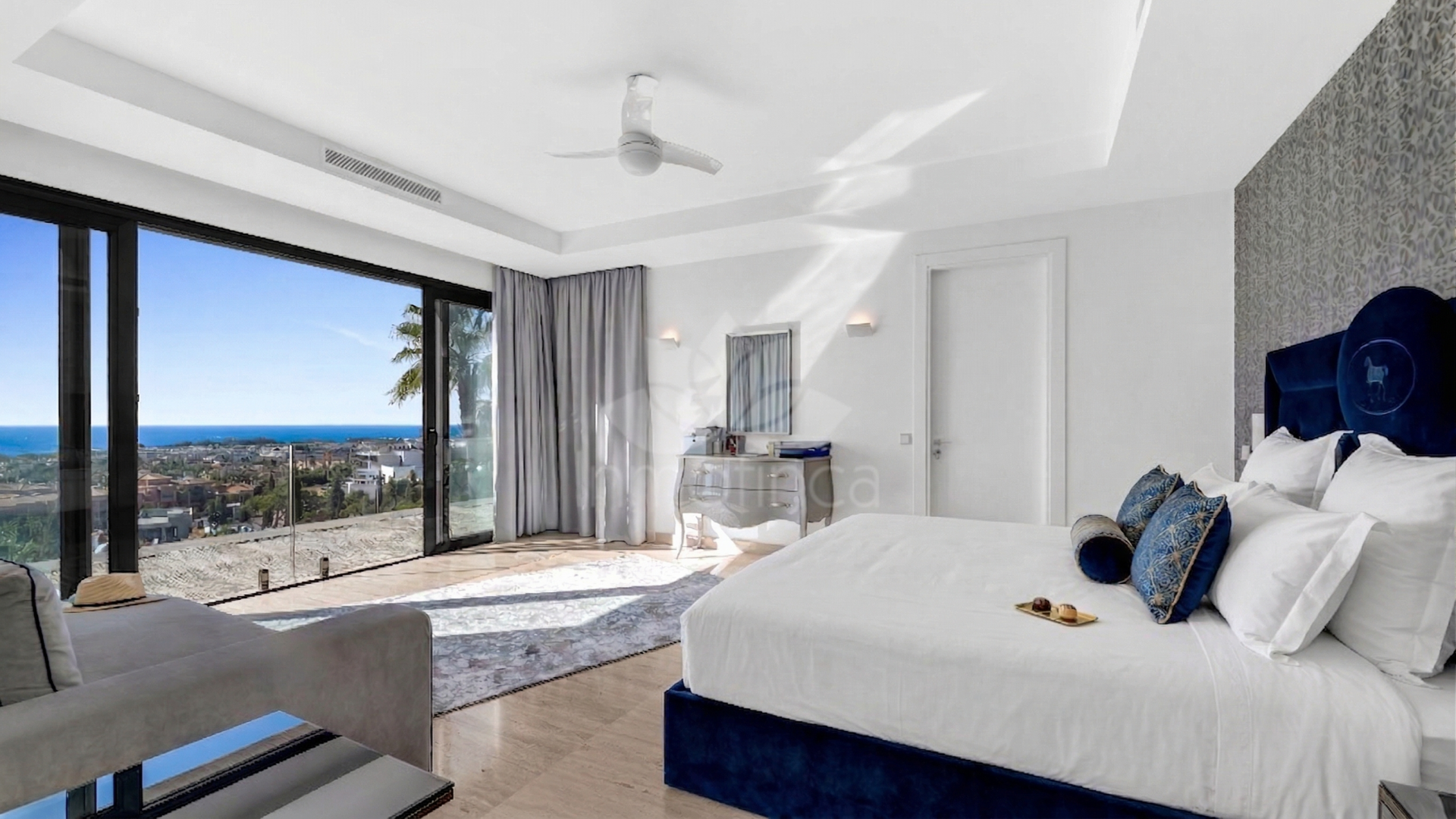 Villa in Los Flamingos Golf, Benahavis