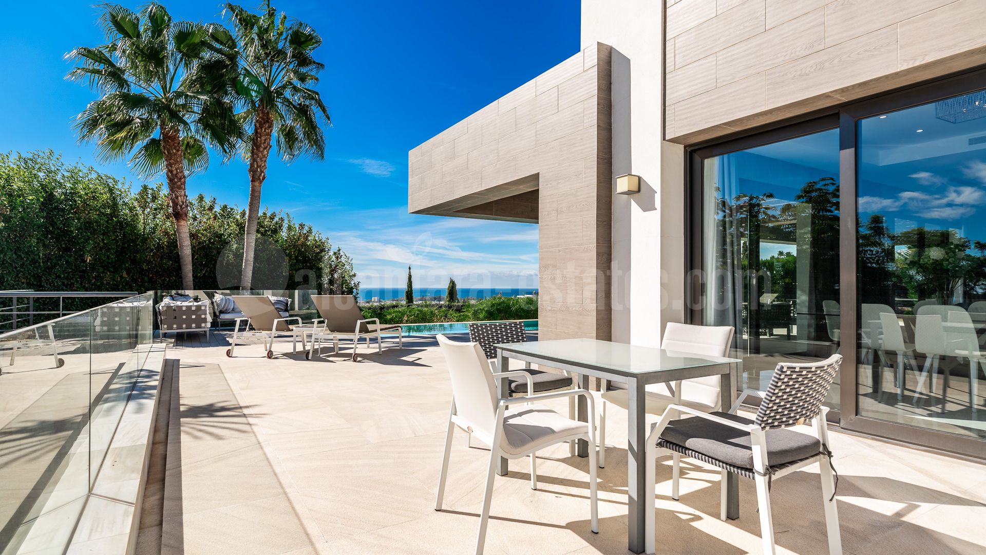 Villa in Los Flamingos Golf, Benahavis