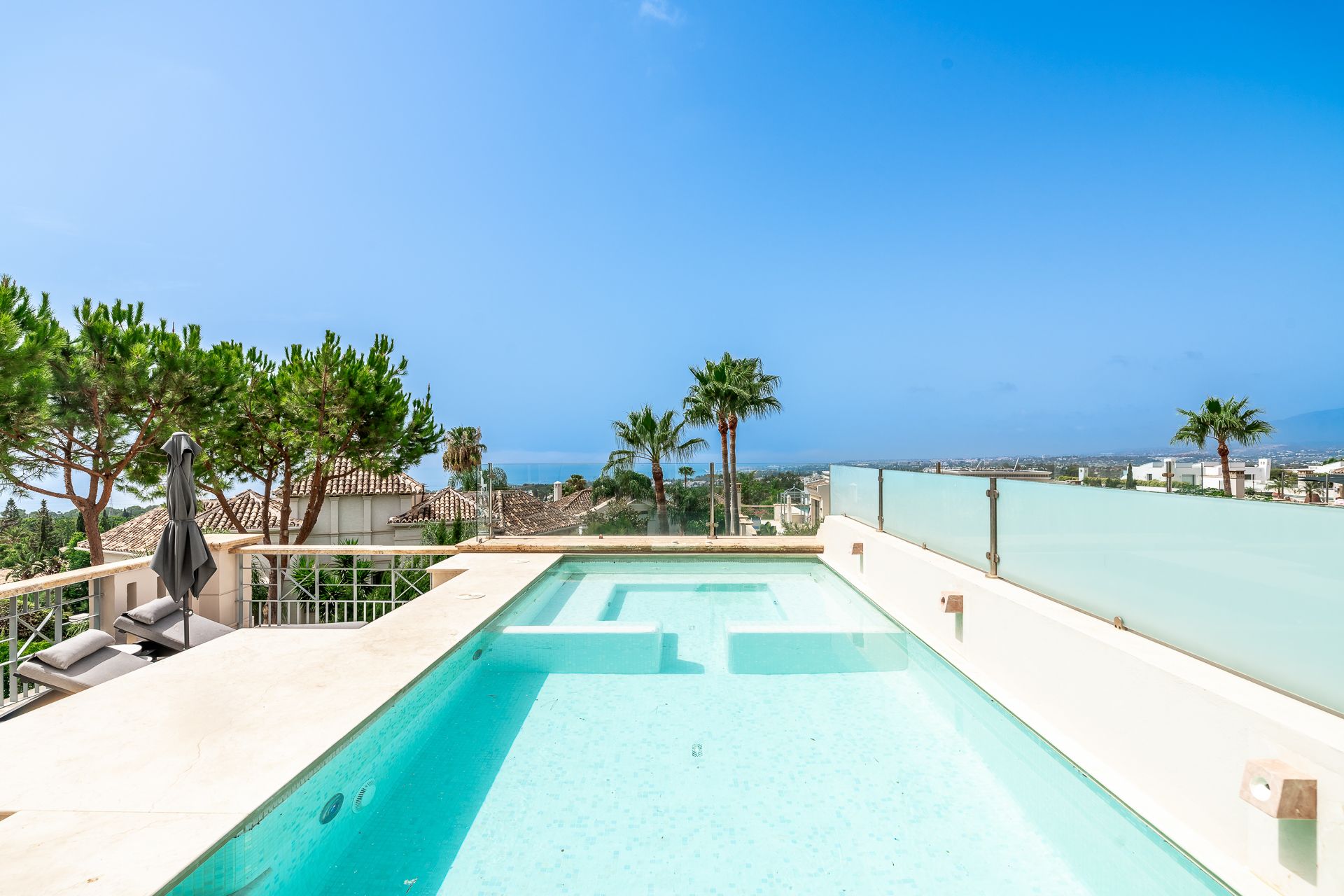 Semi detached luxury villa with rooftop pool | Engel & Völkers Marbella