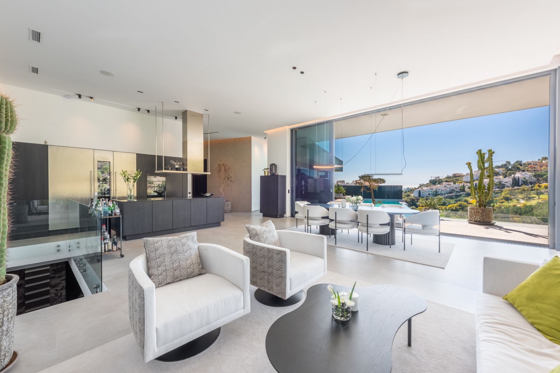 Stunning modern villa with magnificent panoramic views | Engel & Völkers Marbella